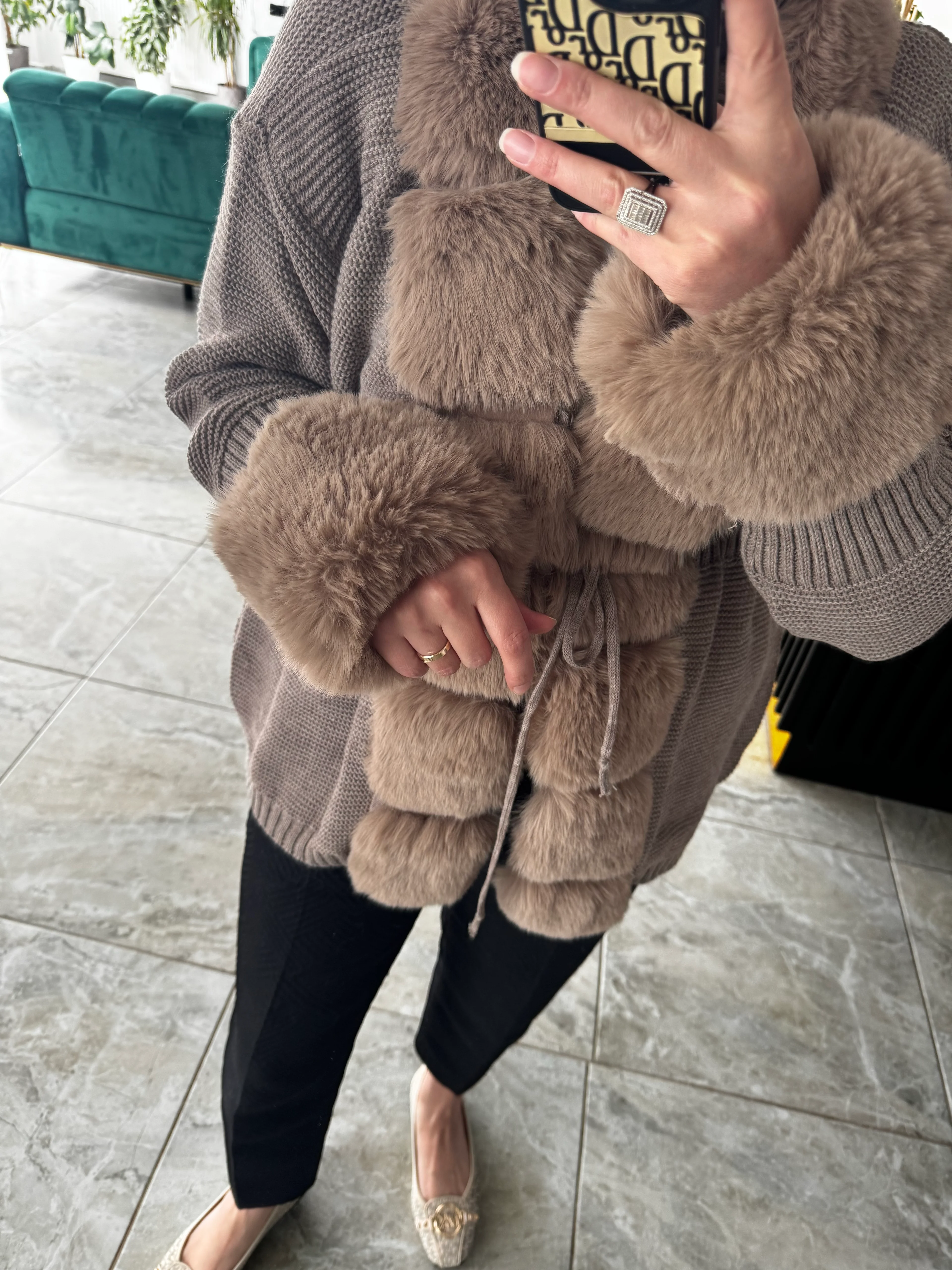 Pera Kürk Detaylı Hırka Vizon