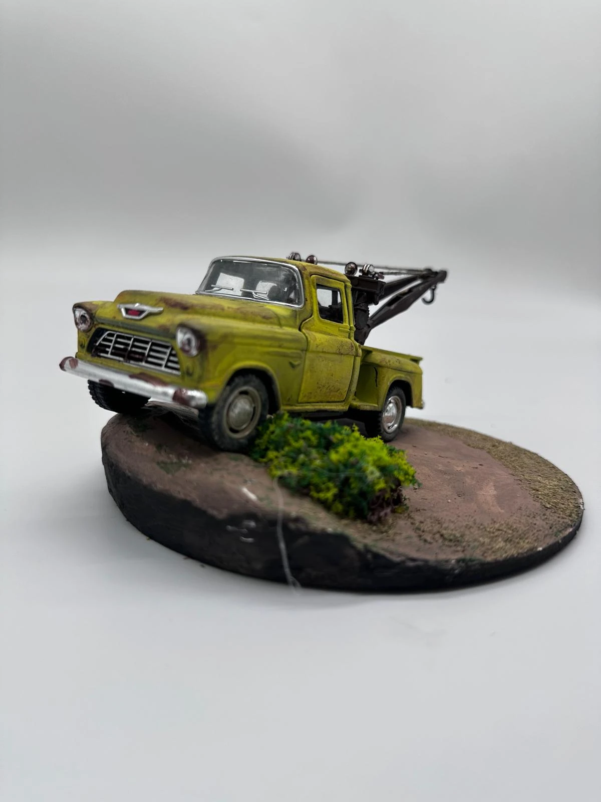 1/36 Ölçekli Chevrolet Klasik Pick-Up Çekici (Tow Truck) Diorama - Eskitilmiş Sarı Efsane