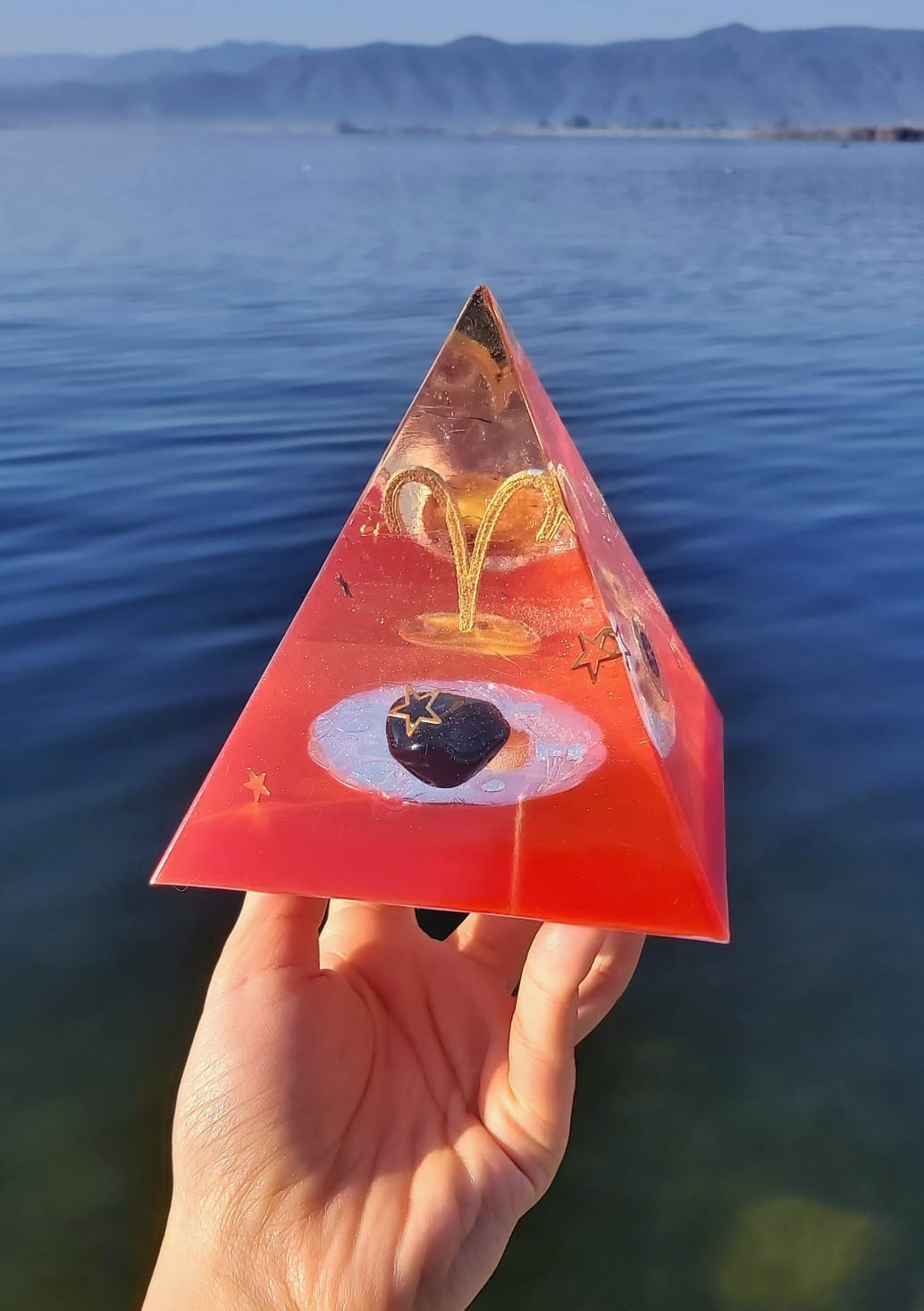 Burçlar Serisi: Koç (Aries) Temalı Işıklı Piramit