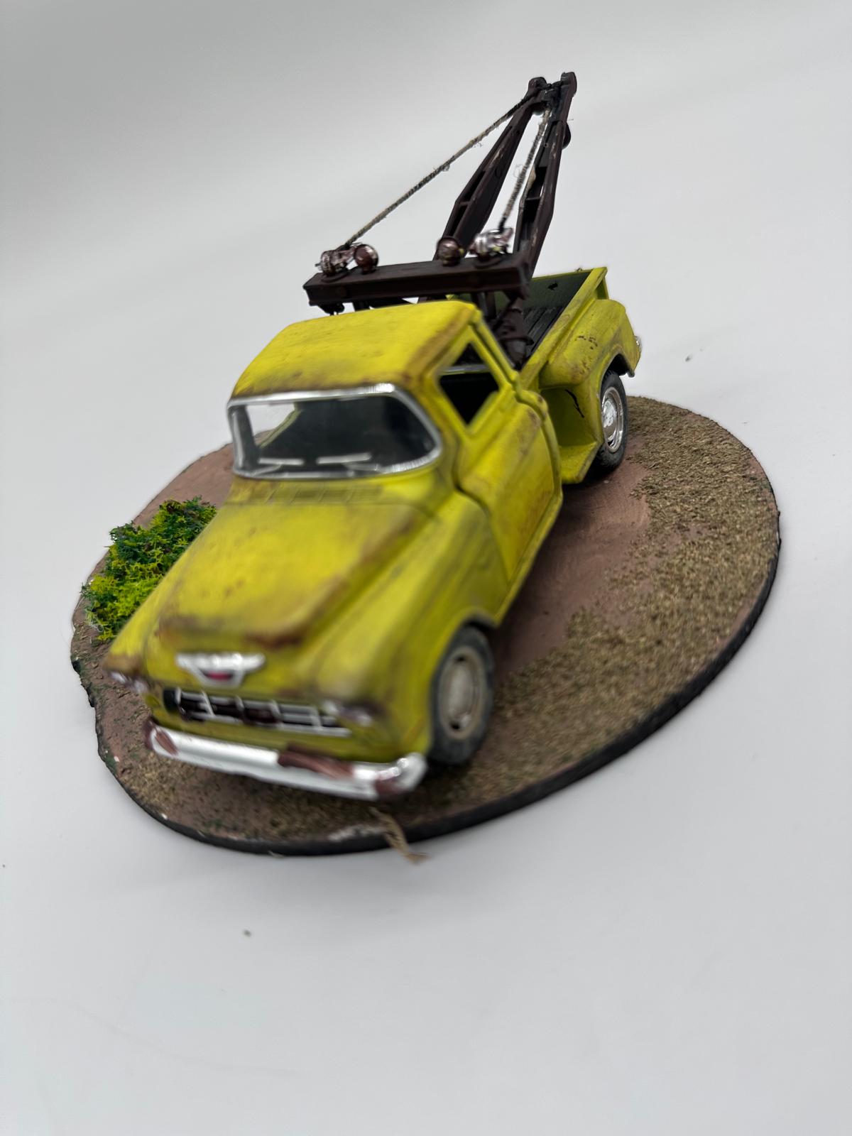 1/36 Ölçekli Chevrolet Klasik Pick-Up Çekici (Tow Truck) Diorama - Eskitilmiş Sarı Efsane image