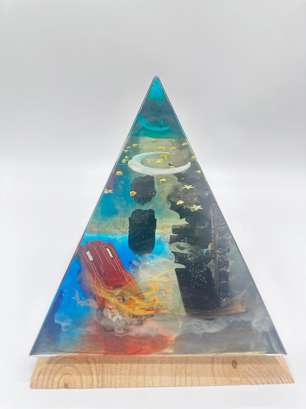 Hızın Gölgesi: Kırmızı Batmobil Piramit Diorama