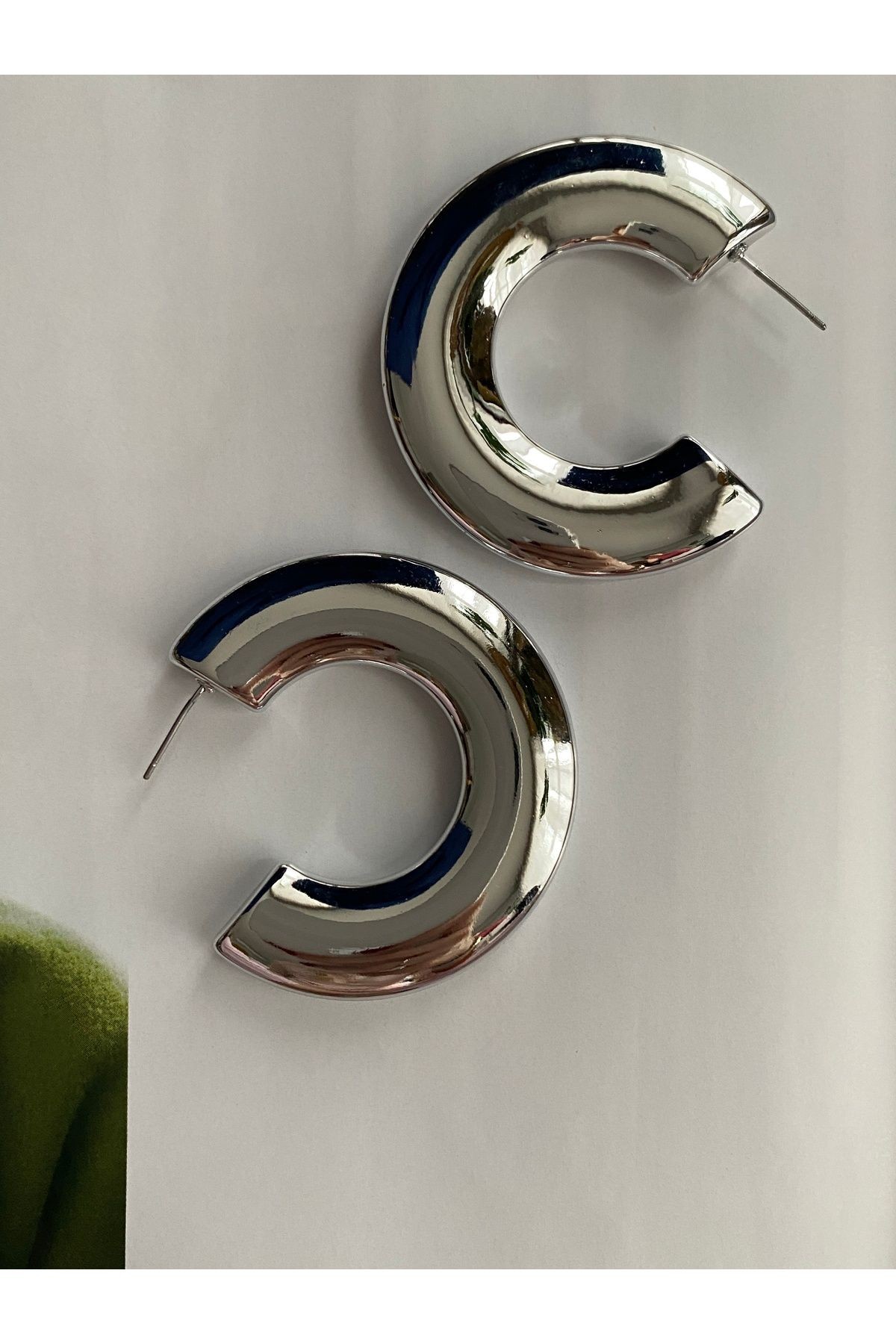Yarım Halka Büyük İnce Model Küpe 4 Cm