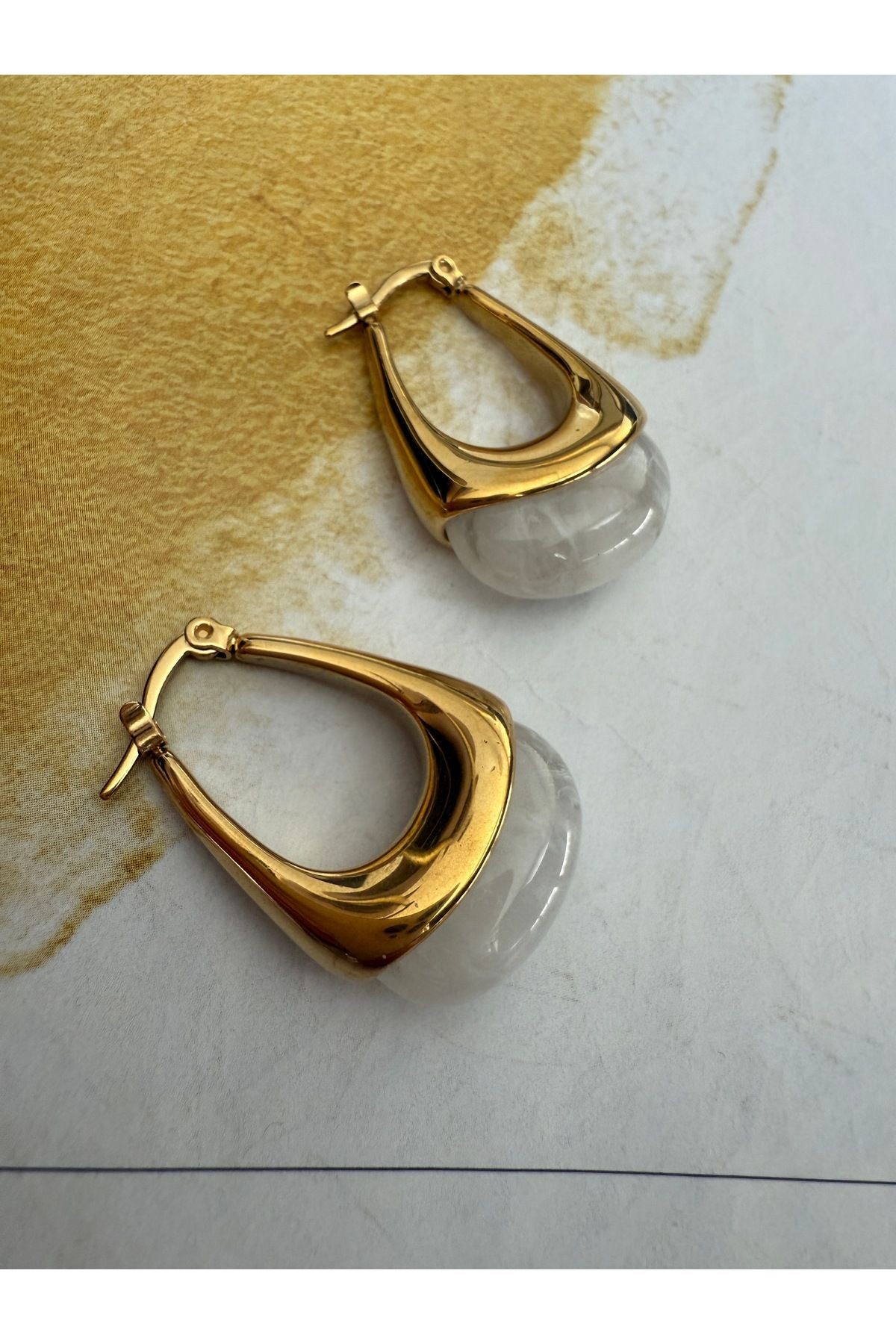 Vintage Beyaz Taşlı Sallantılı Oval Paslanmaz Çelik Kadın Küpe Çifti