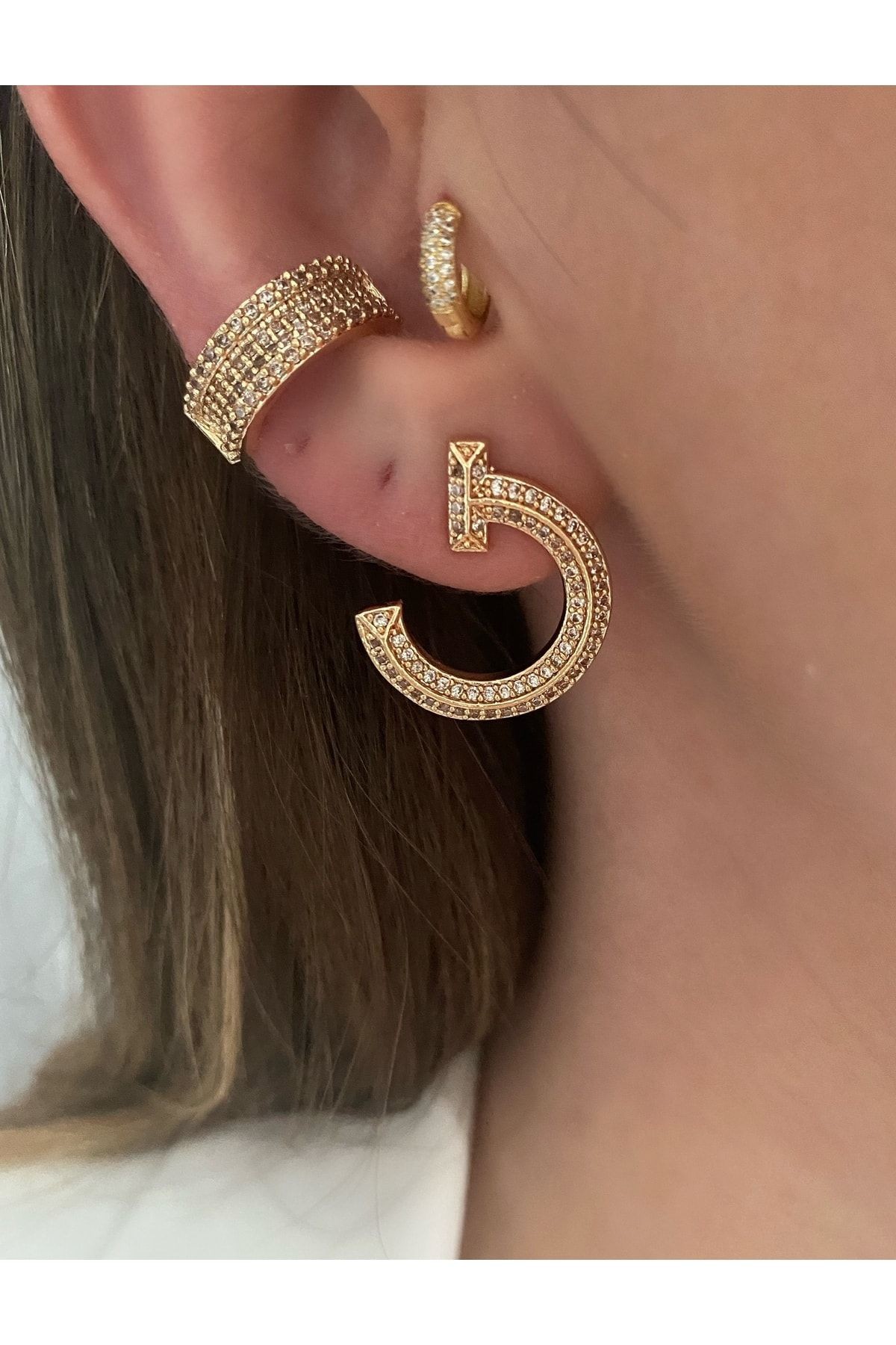 Ünlü Marka Model Zirkon Taşlı Gold Küpe