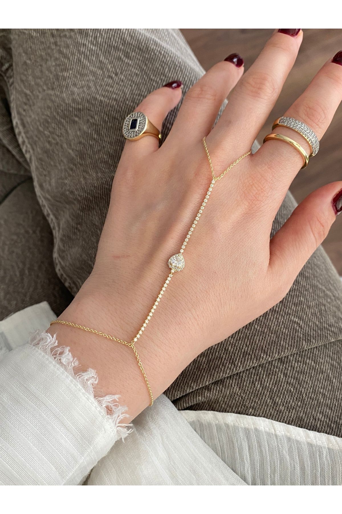 Minimal Kalpli Kadın Şahmeran