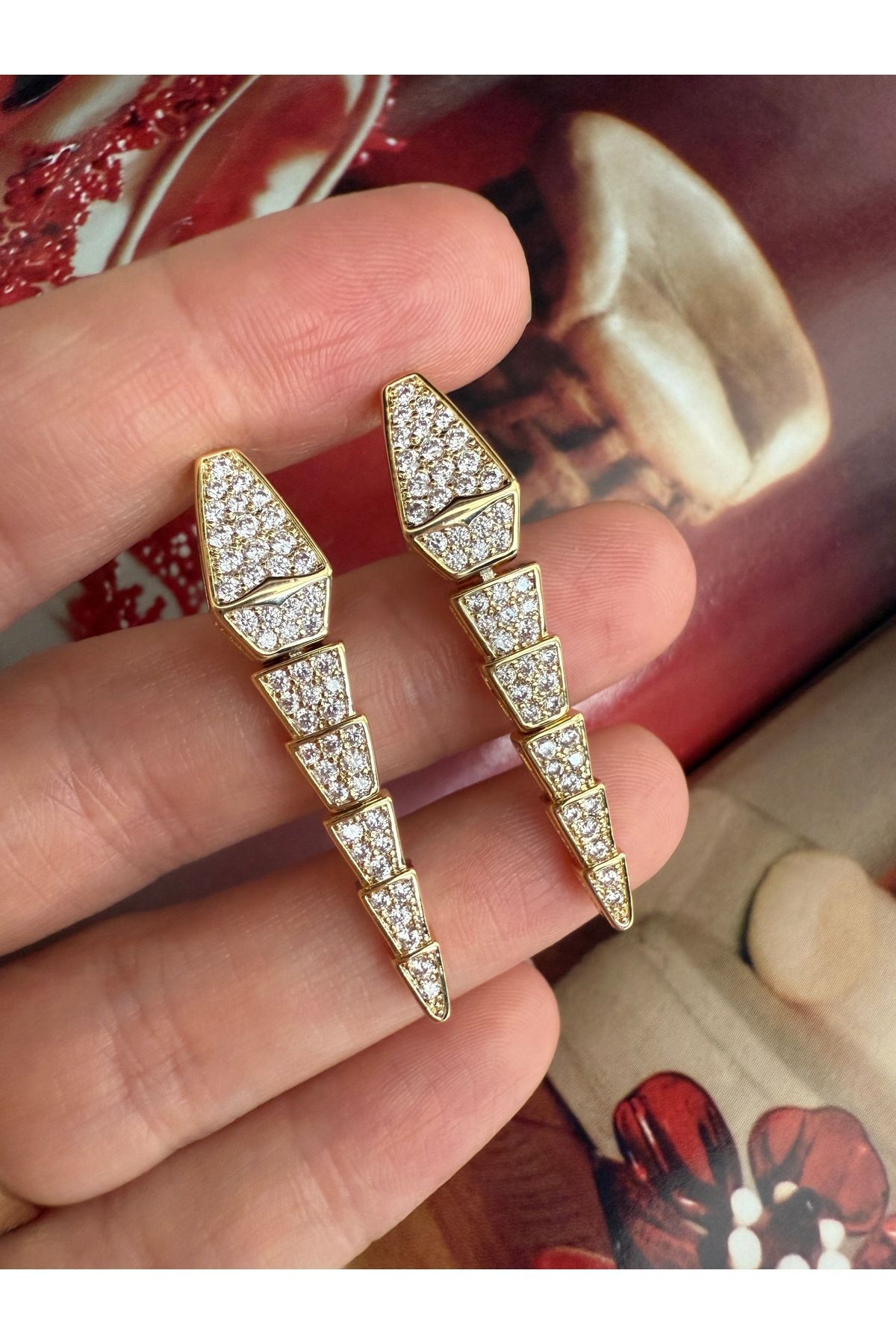 VIP SERİ - Sıralı Zirkon Taşlı Yılan Küpe Çifti
