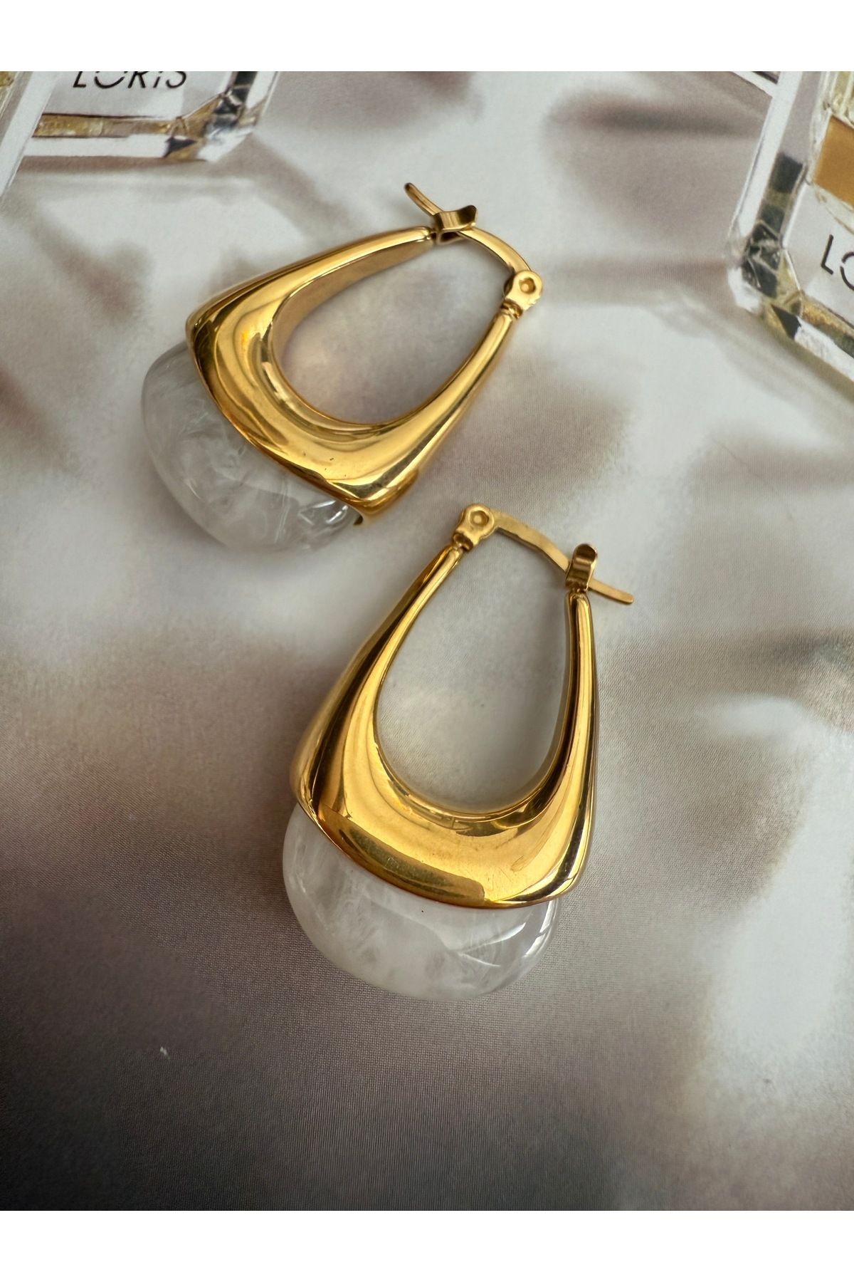 Vintage Beyaz Taşlı Sallantılı Oval Paslanmaz Çelik Kadın Küpe Çifti