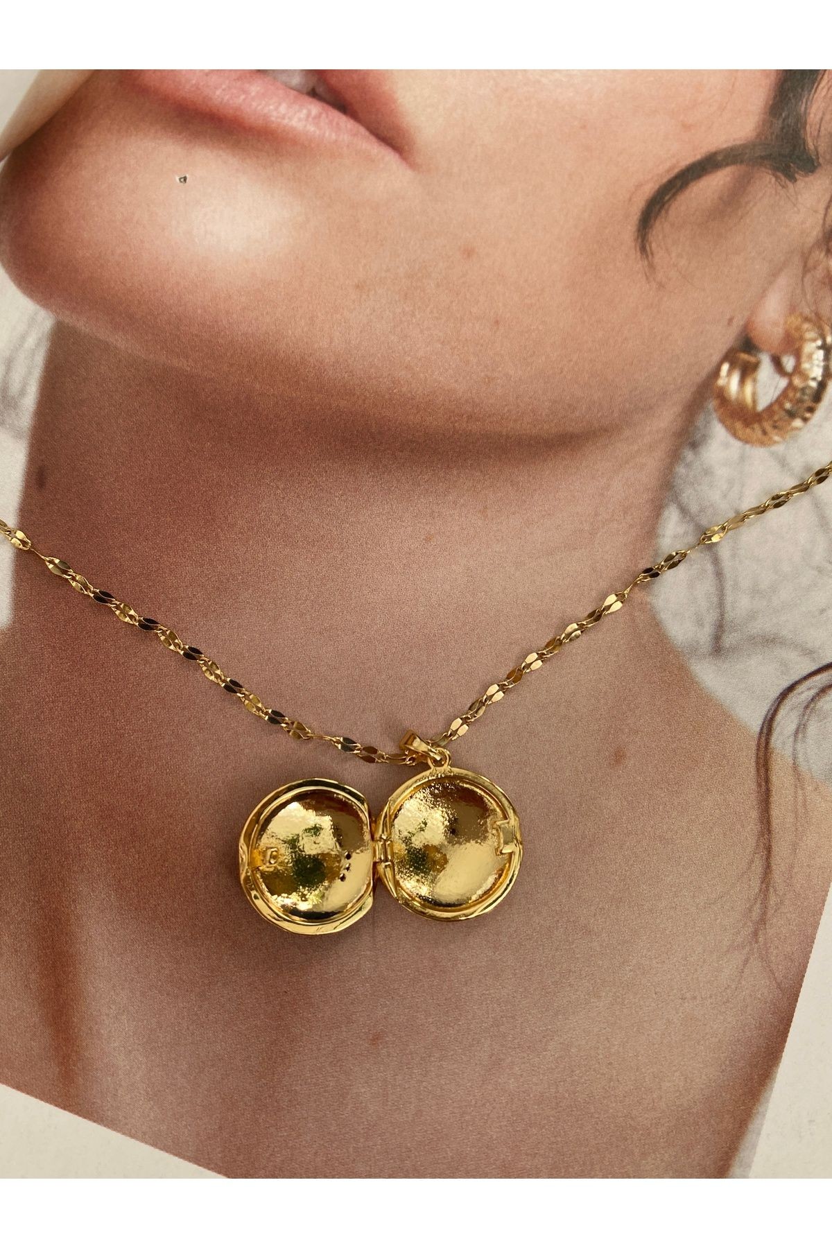 Lacivert Gökyüzü Gold Paslanmaz Çelik Kadın Kolye – Modern ve Şık Tasarım