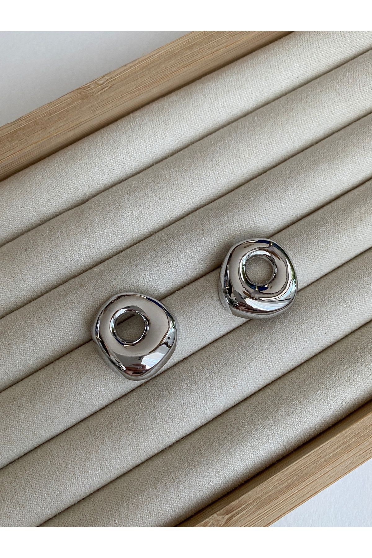 Minimal Oval Kadın Küpe Çifti 2 Cm