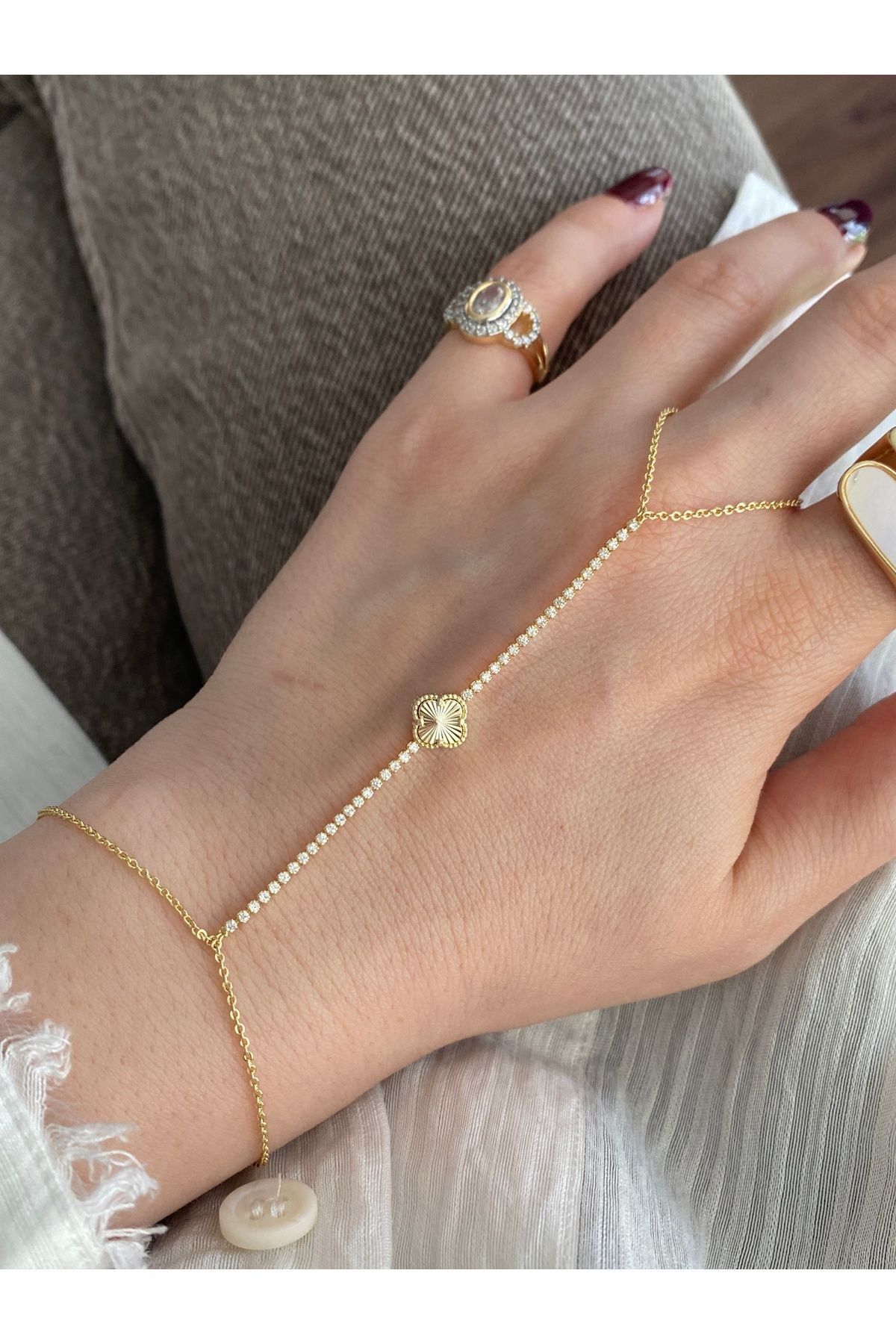 Minimal Yonca Zirkon Taşlı Kadın Şahmeran