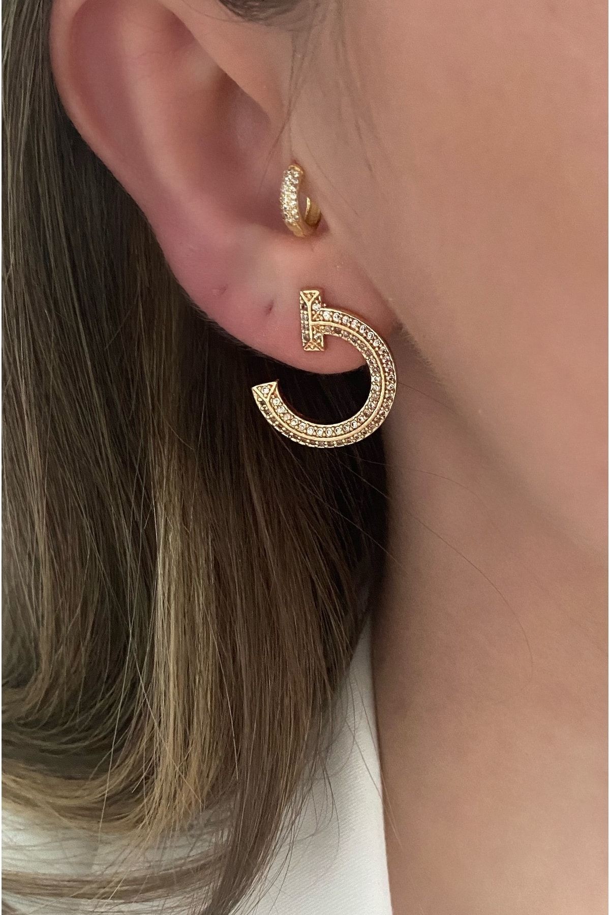 Ünlü Marka Model Zirkon Taşlı Gold Küpe