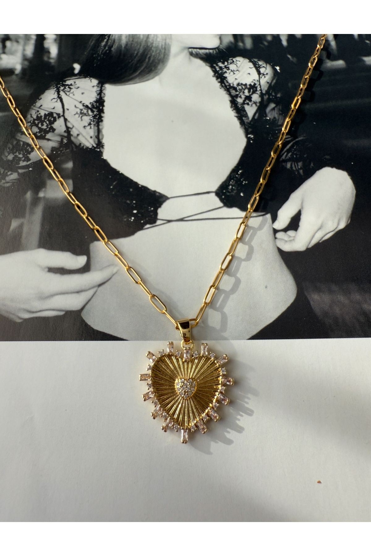 Zirkon Taşlı Kalp Kararmaz Çelik Kadın Gold Kolye – Modern ve Şık Tasarım