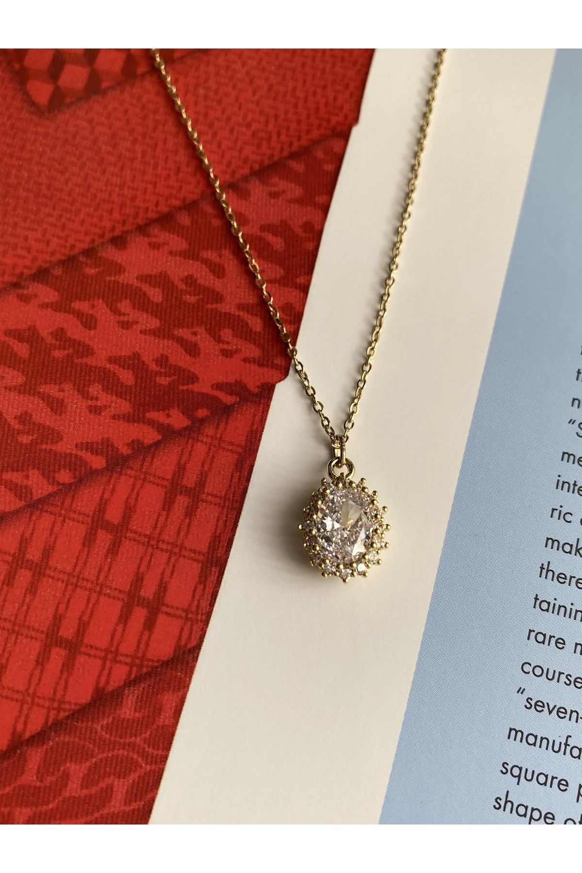 İri Oval Taşlı Çelik Kararmaz Gold Kolye