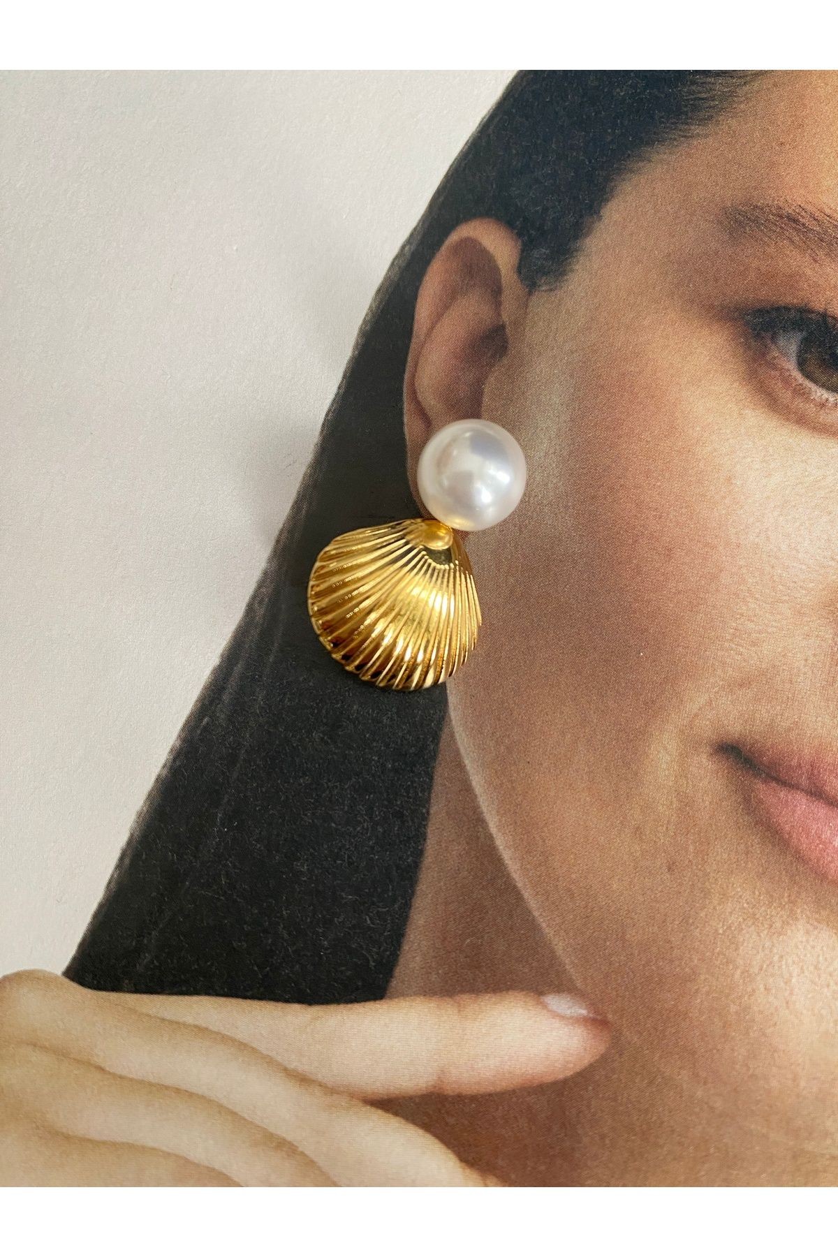 Deniz Kabuğu Sallantılı İncili Paslanmaz Çelik Kadın Küpe Çifti
