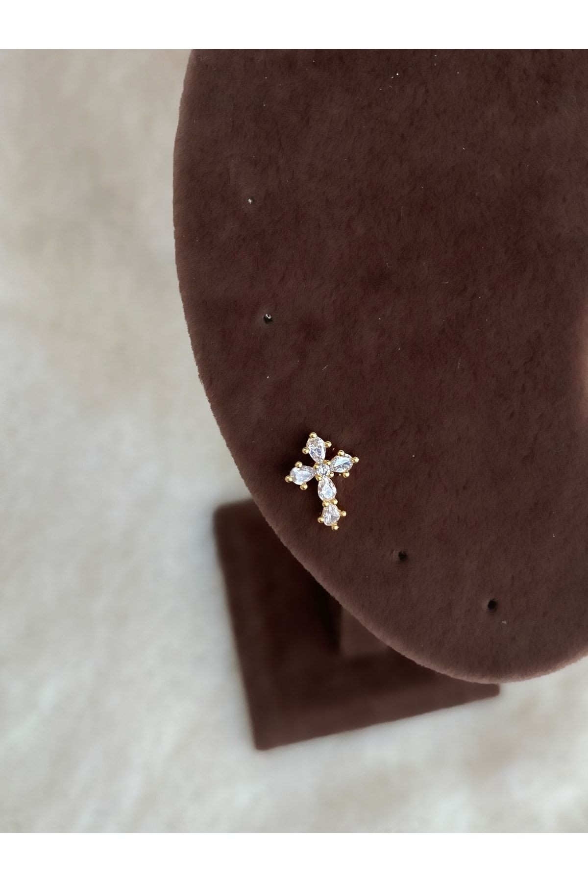 Kadın 8 Bar Cerrahi Çelik Piercing ( Tragus Helix Kıkırdak )