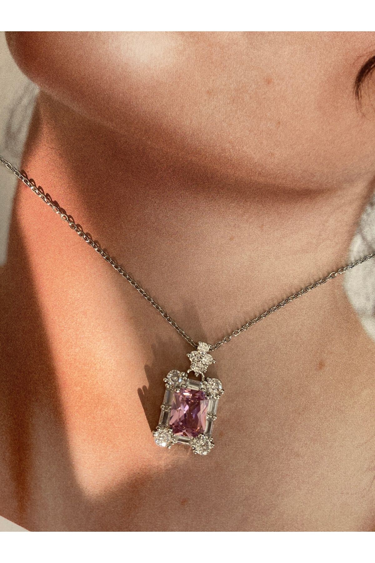 Pembe Baget Taşlı Kare Paslanmaz Çelik Kadın Gümüş Renk Kolye