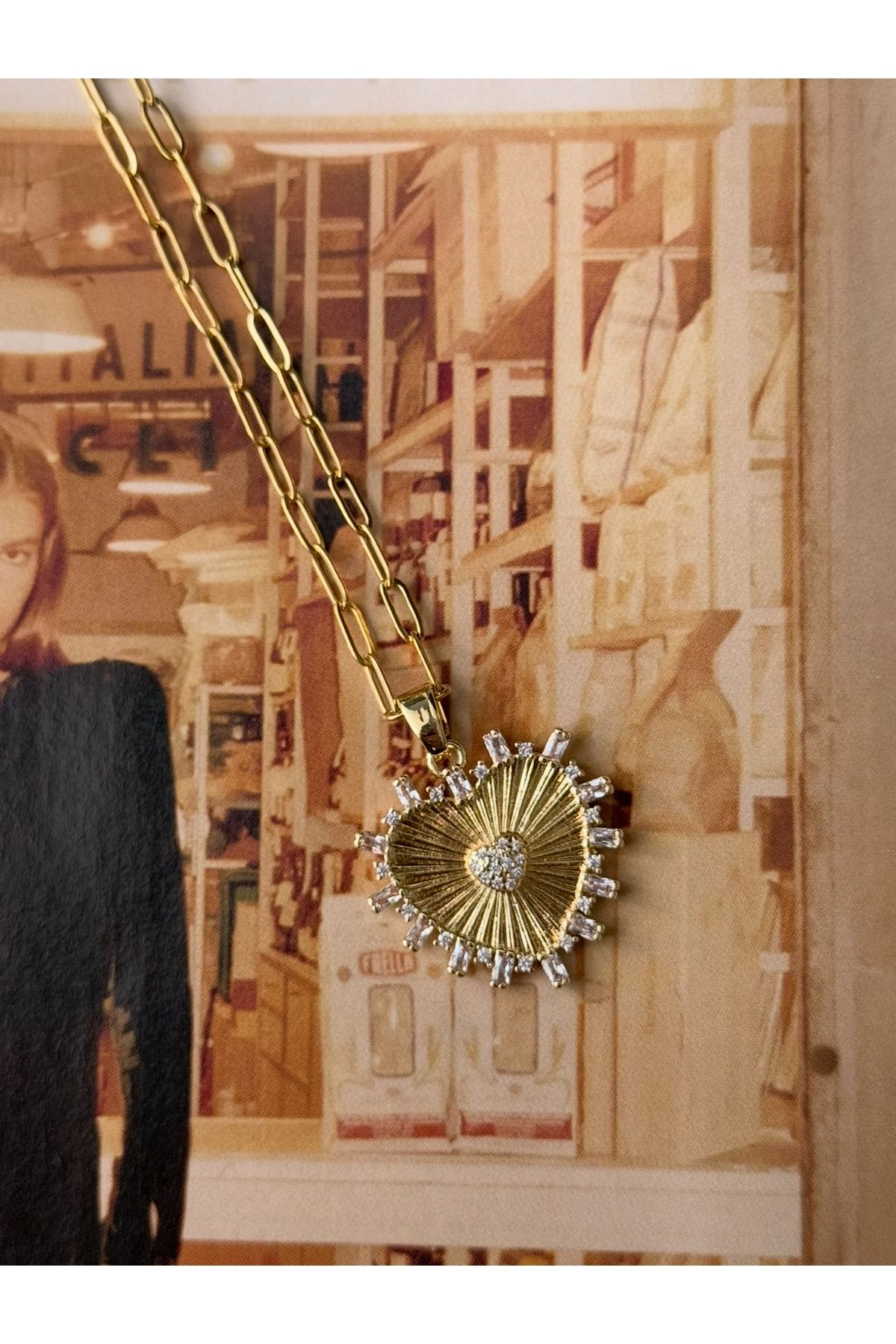Zirkon Taşlı Kalp Kararmaz Çelik Kadın Gold Kolye – Modern ve Şık Tasarım