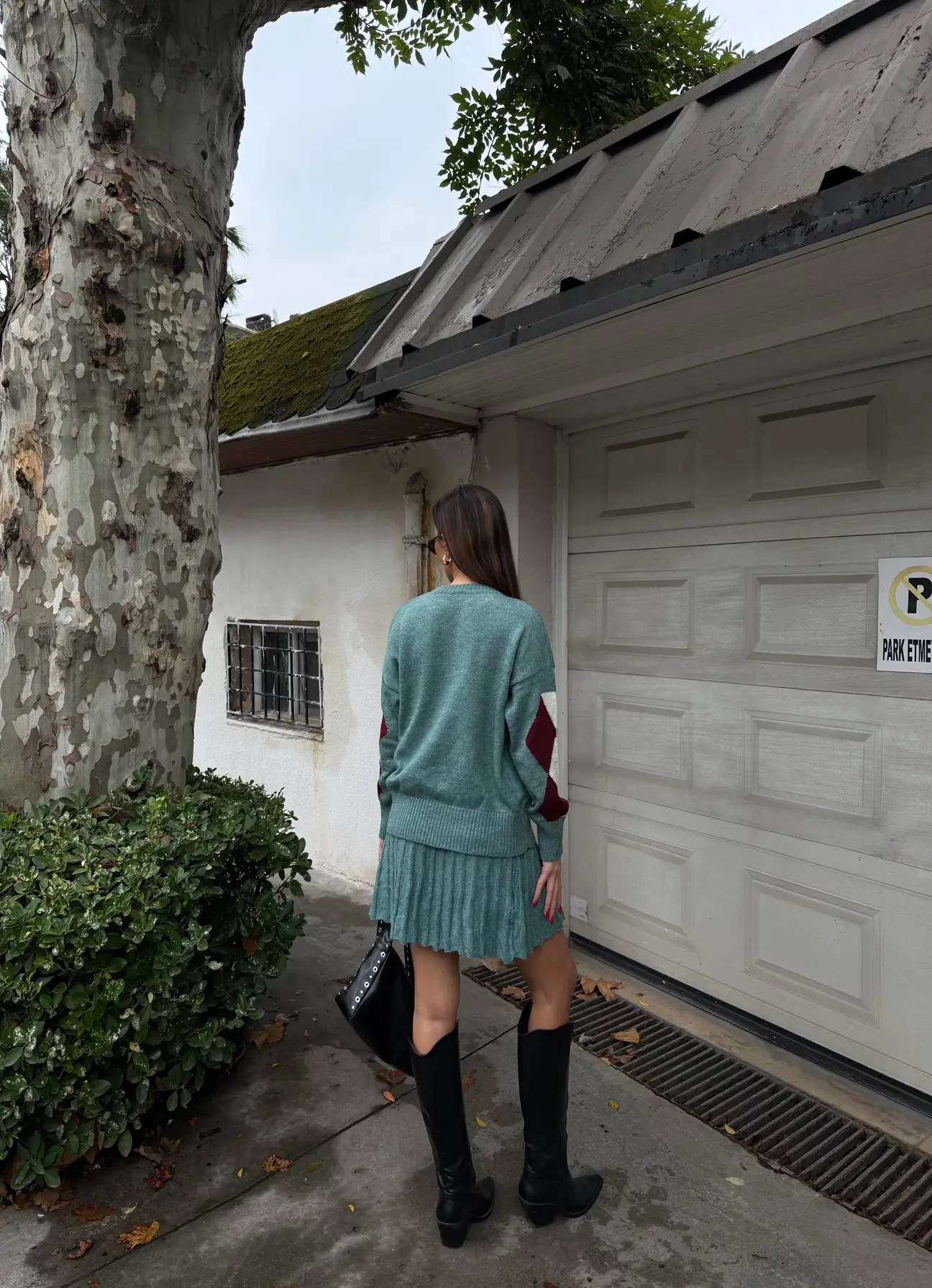 Desenli Kazak Ve Pile Detaylı Mini Etek