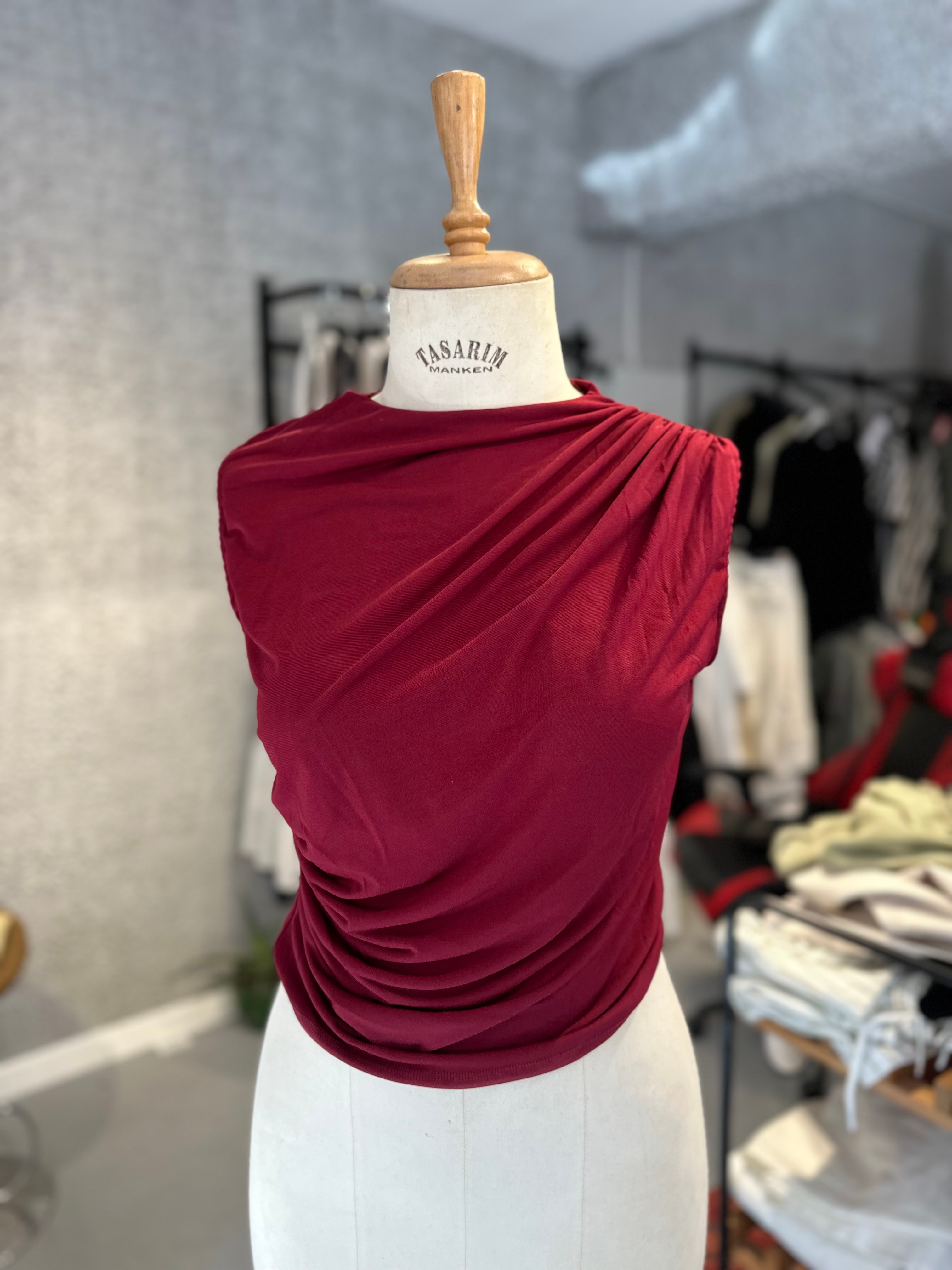 Bordo Büzgü Detay Bluz