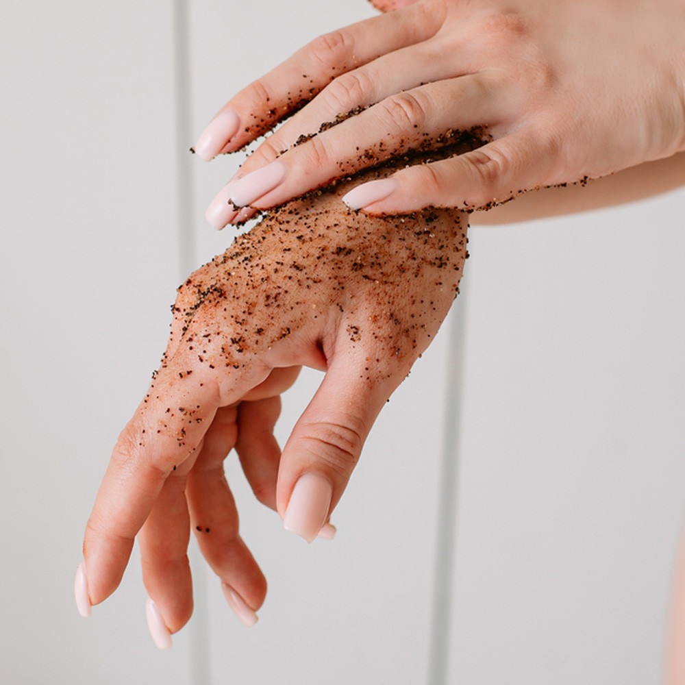 Kahve Özlü Vücut Peelingi – Selülit Karşıtı ve Sıkılaştırıcı Etkili Destek – 275 gr
