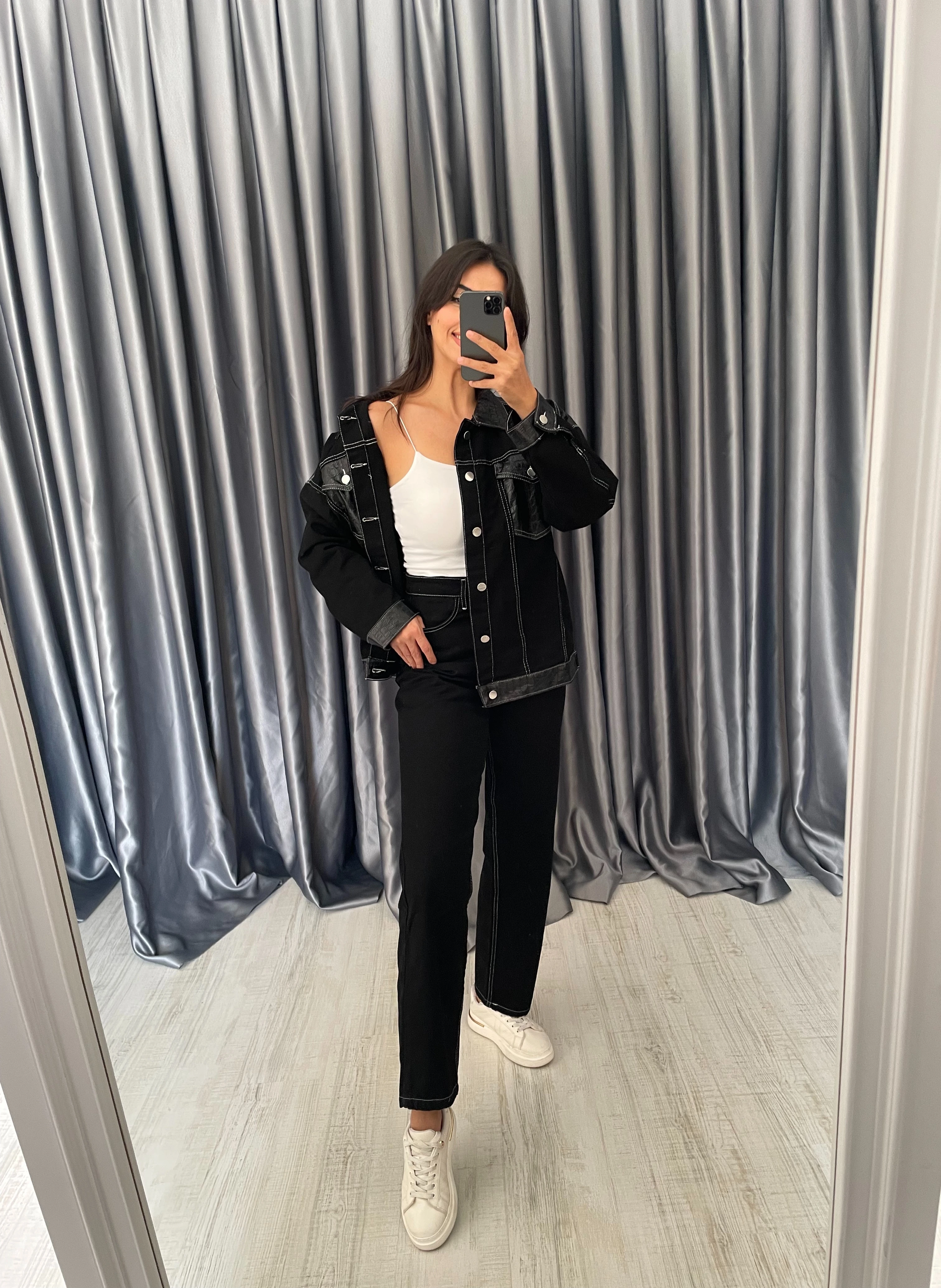 Siyah Deri Detaylı Jean Takım 