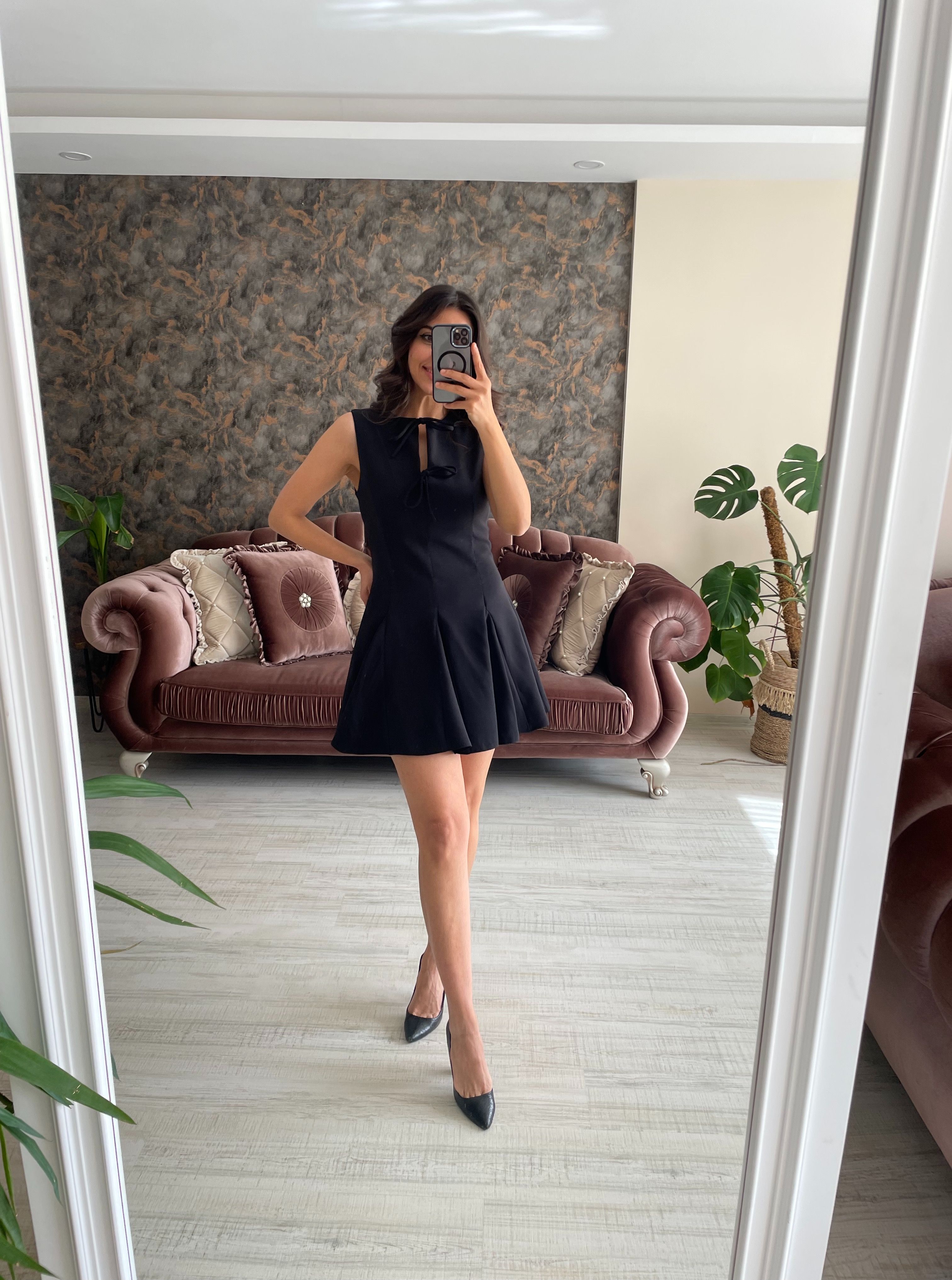 Önden Bağcıklı Kloş Elbise 