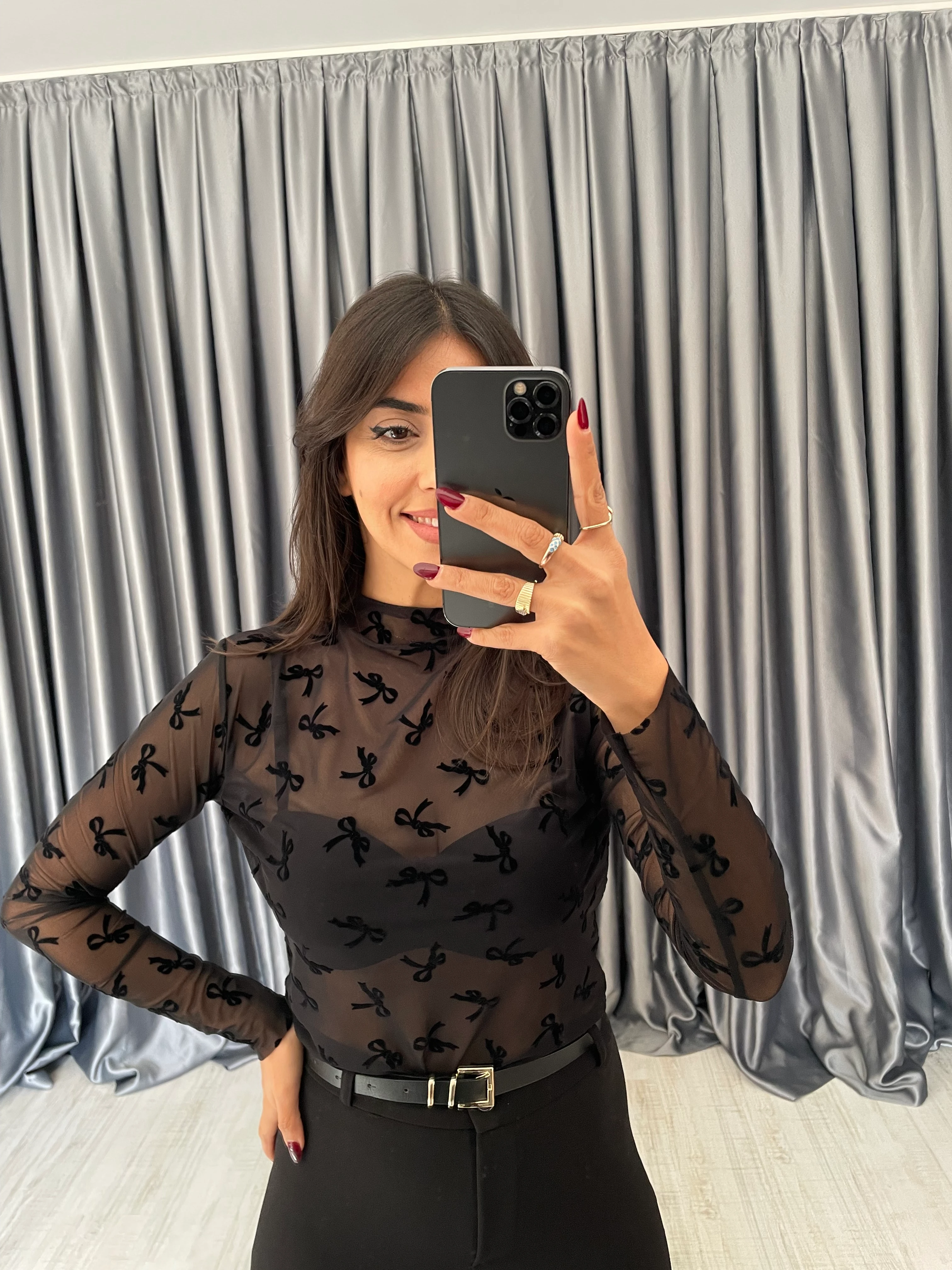 Fiyonk Detaylı Tül Bluz  - Siyah