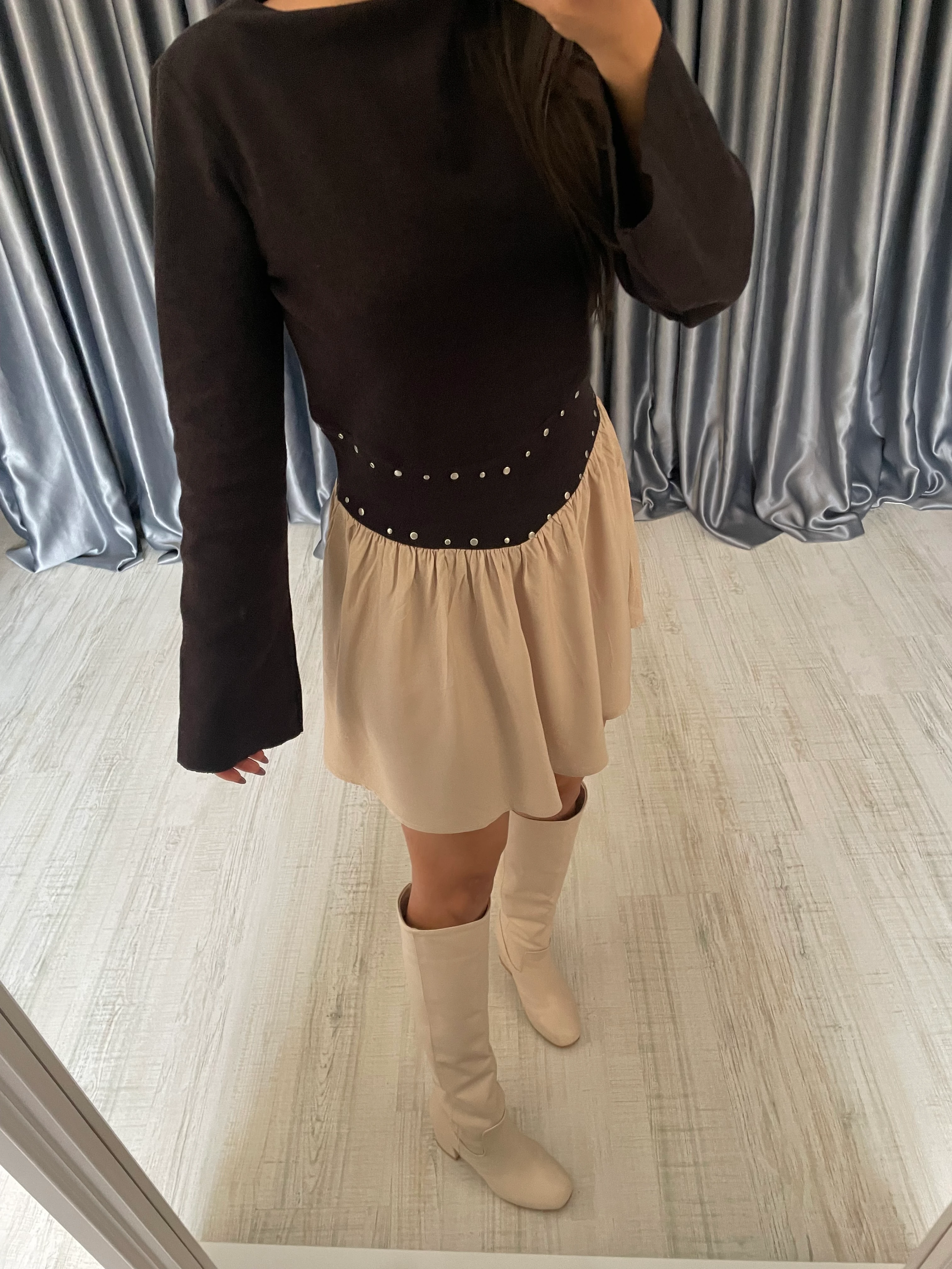 Zımba Aksesuarlı Elbise 