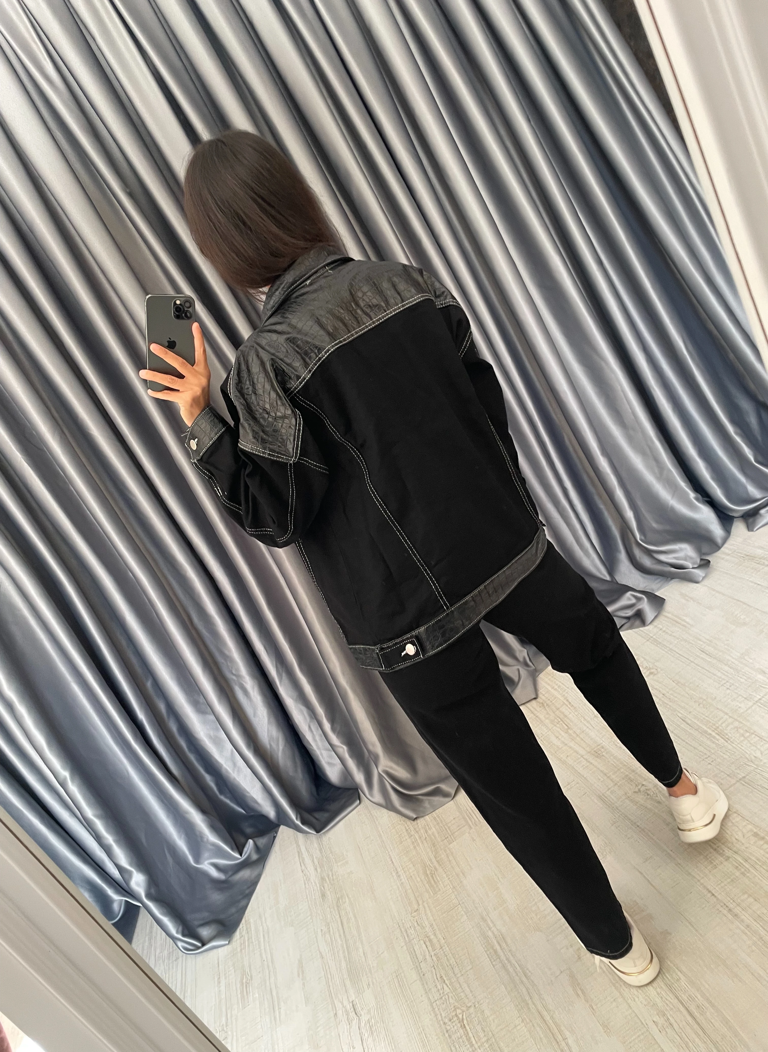 Siyah Deri Detaylı Jean Takım 