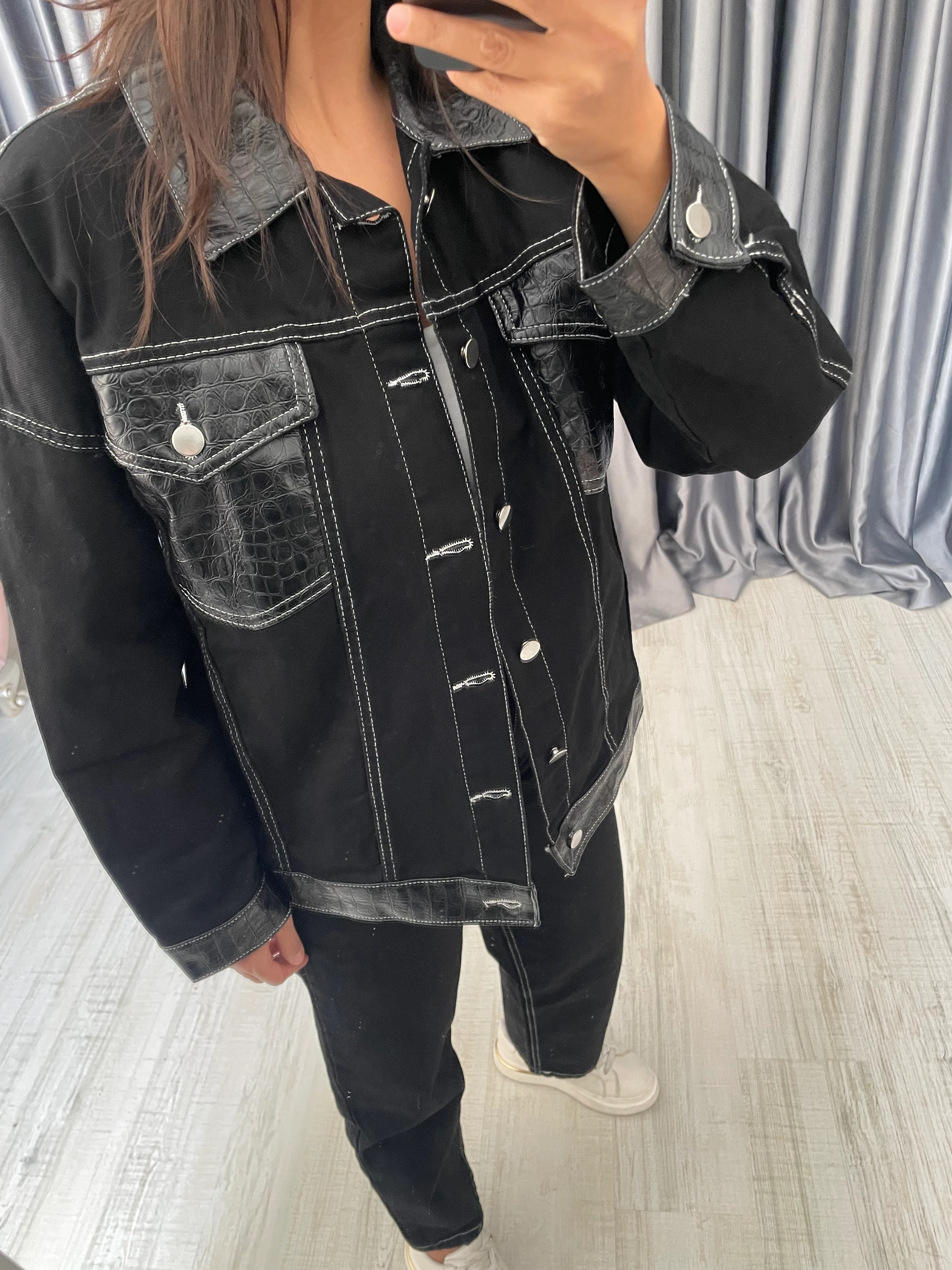 Siyah Deri Detaylı Jean Takım 