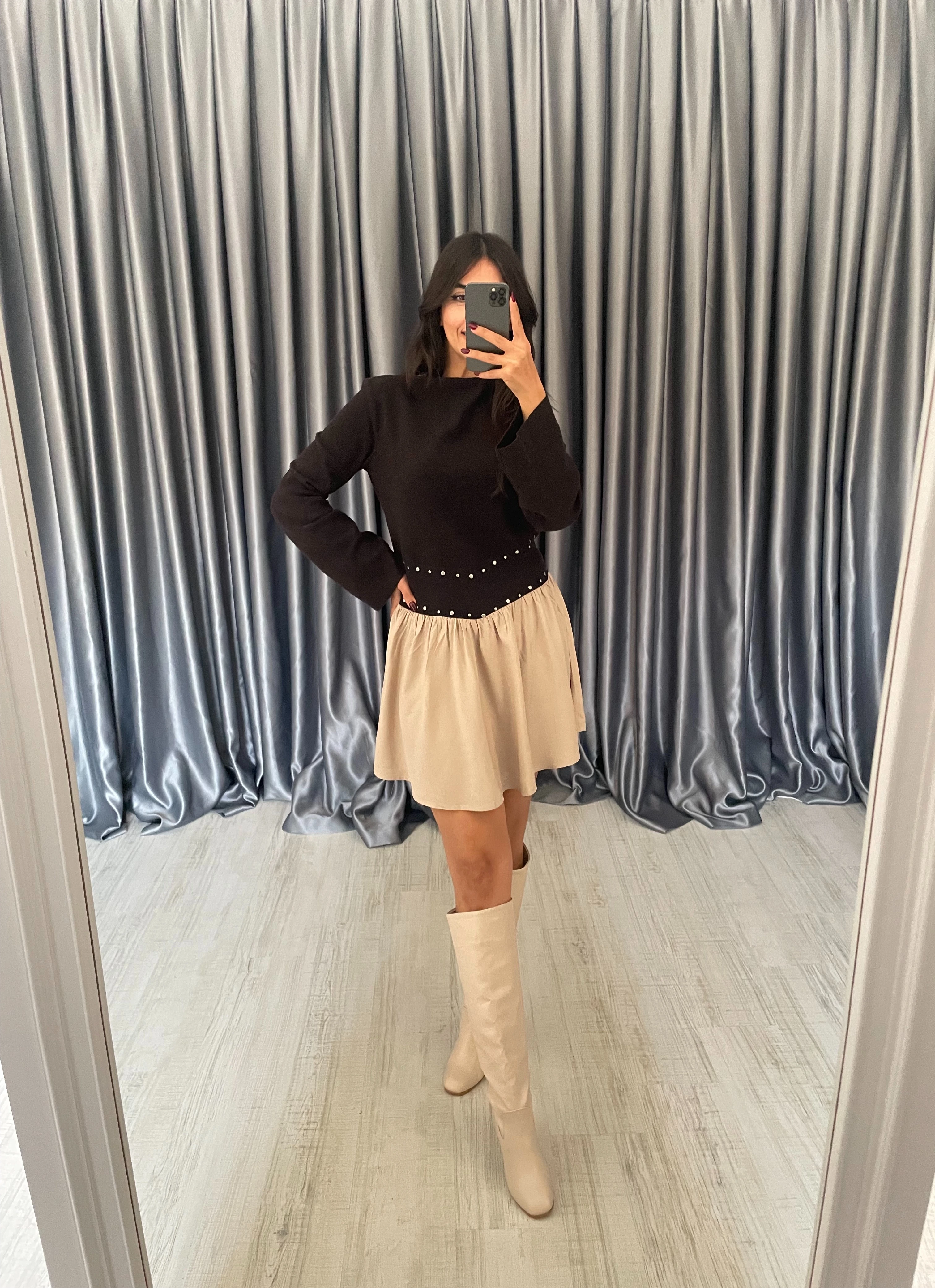 Zımba Aksesuarlı Elbise 