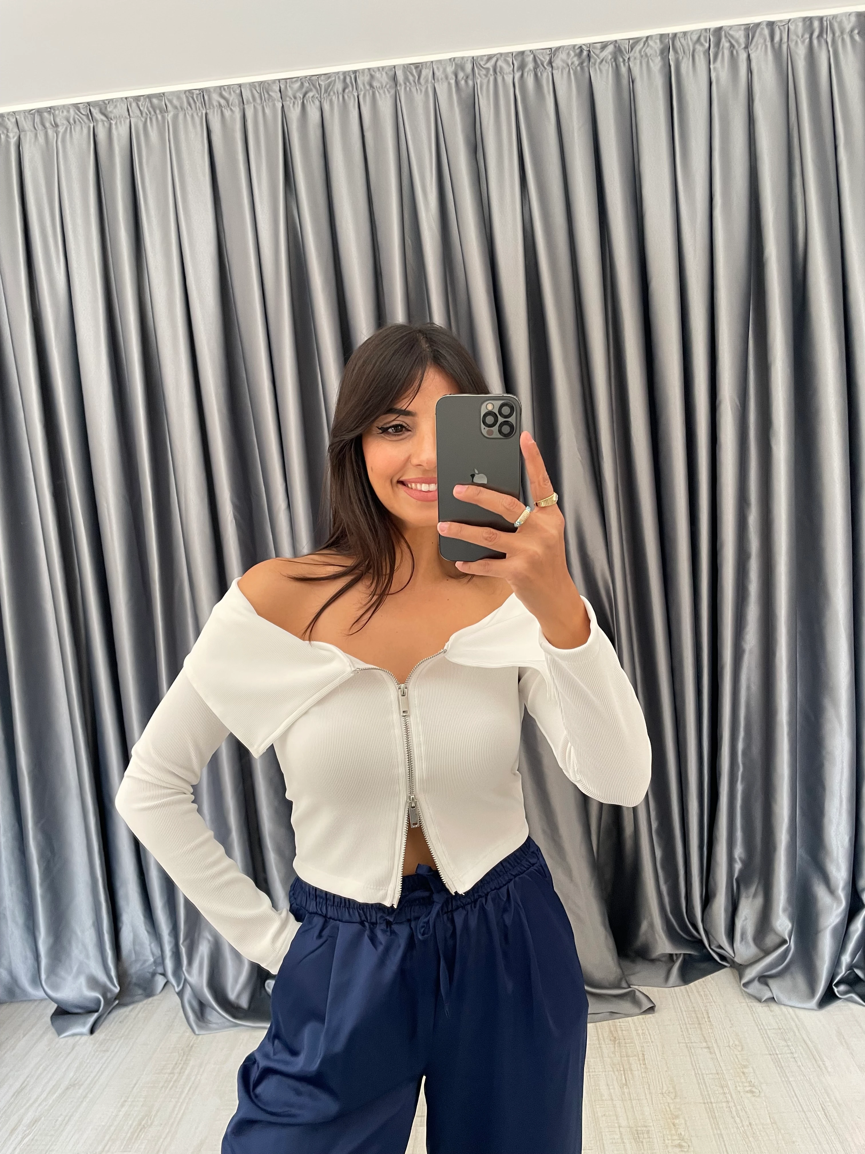 Fermuarlı Madonna Yaka Bluz  - Beyaz