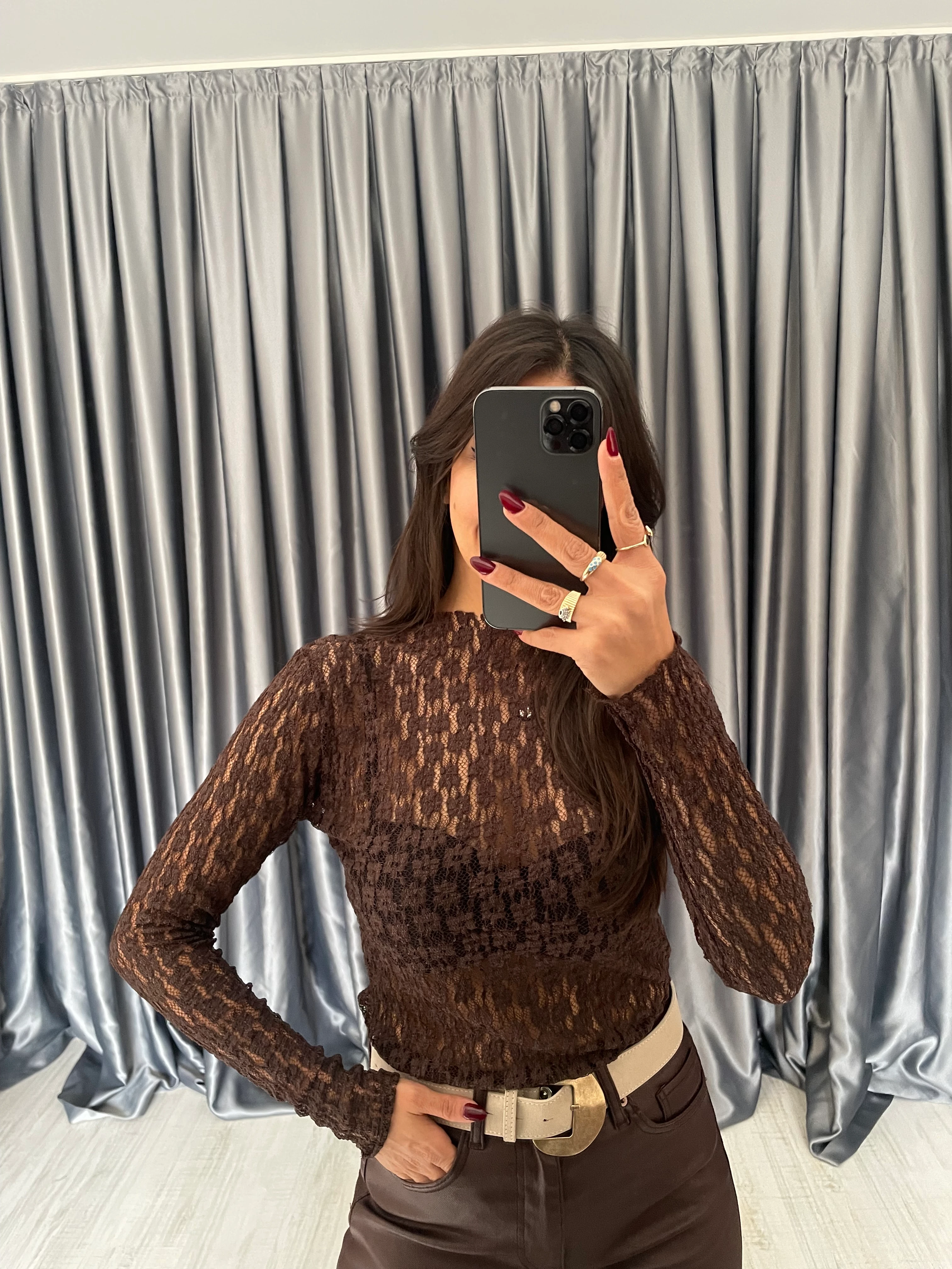 Çiçek Detaylı Dantel Bluz