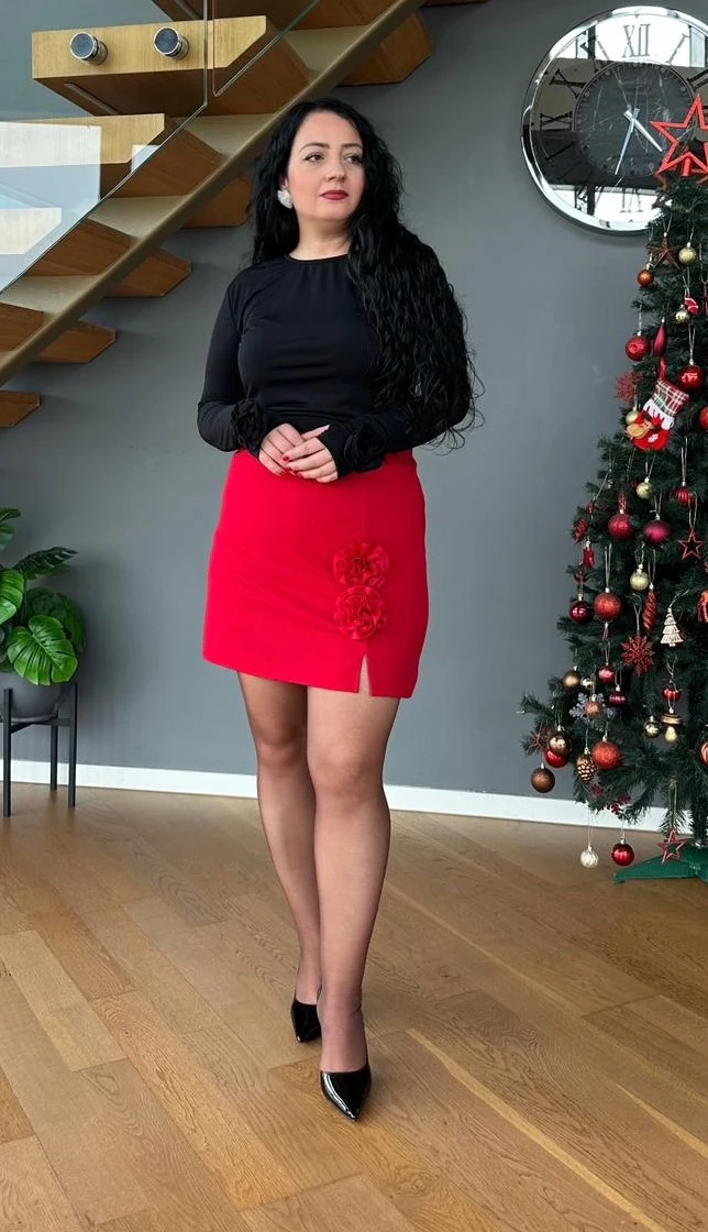 Gül Broşlu Şort Etek - Kırmızı