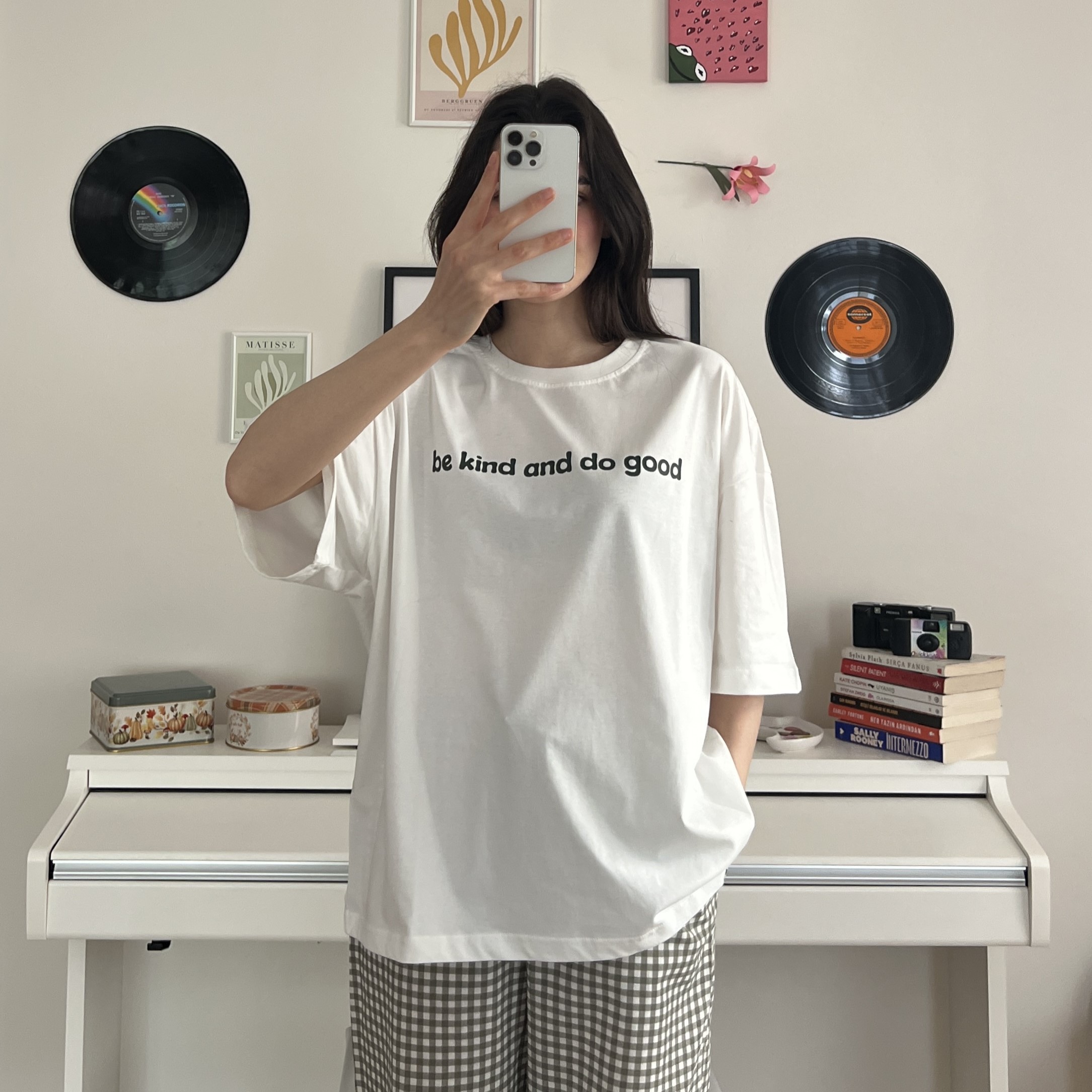 100% Cotton Crew Neck Boxy Fit Unisex Short Sleeve T-Shirt - Be Kind and Do Good