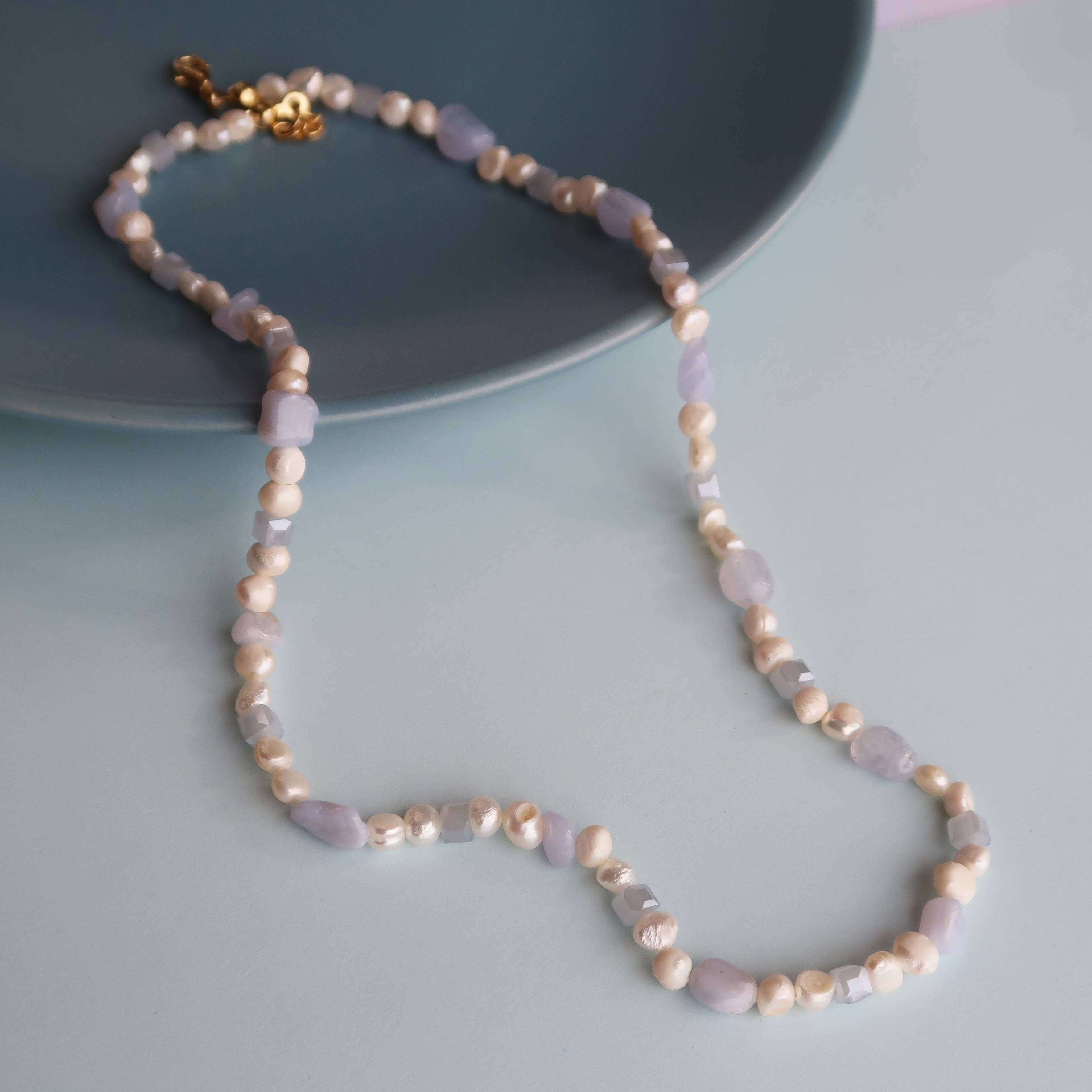 Icy Pearls Necklace