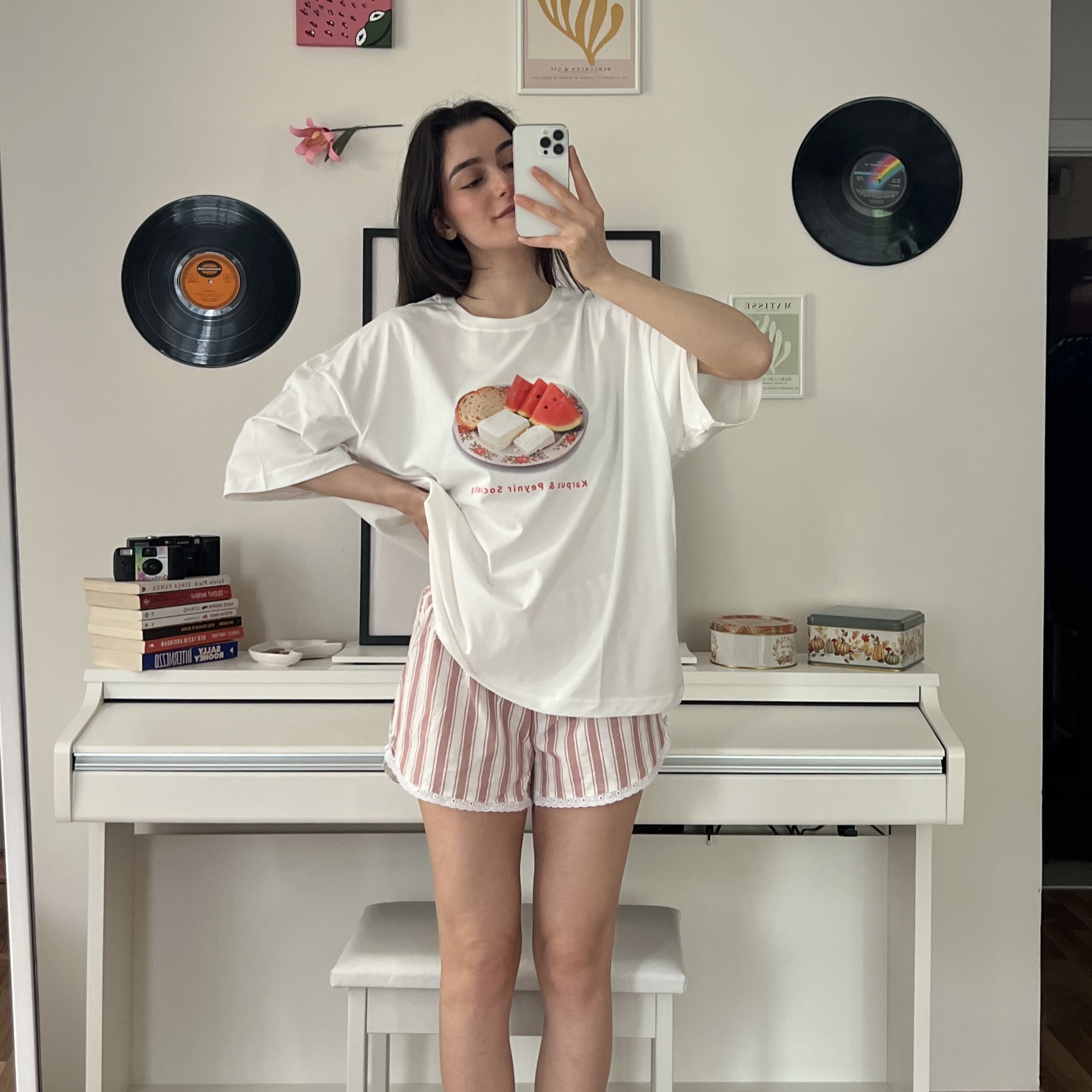 100% Cotton Crew Neck Boxy Fit Unisex Short Sleeve T-Shirt - Karpuz Peynir Society