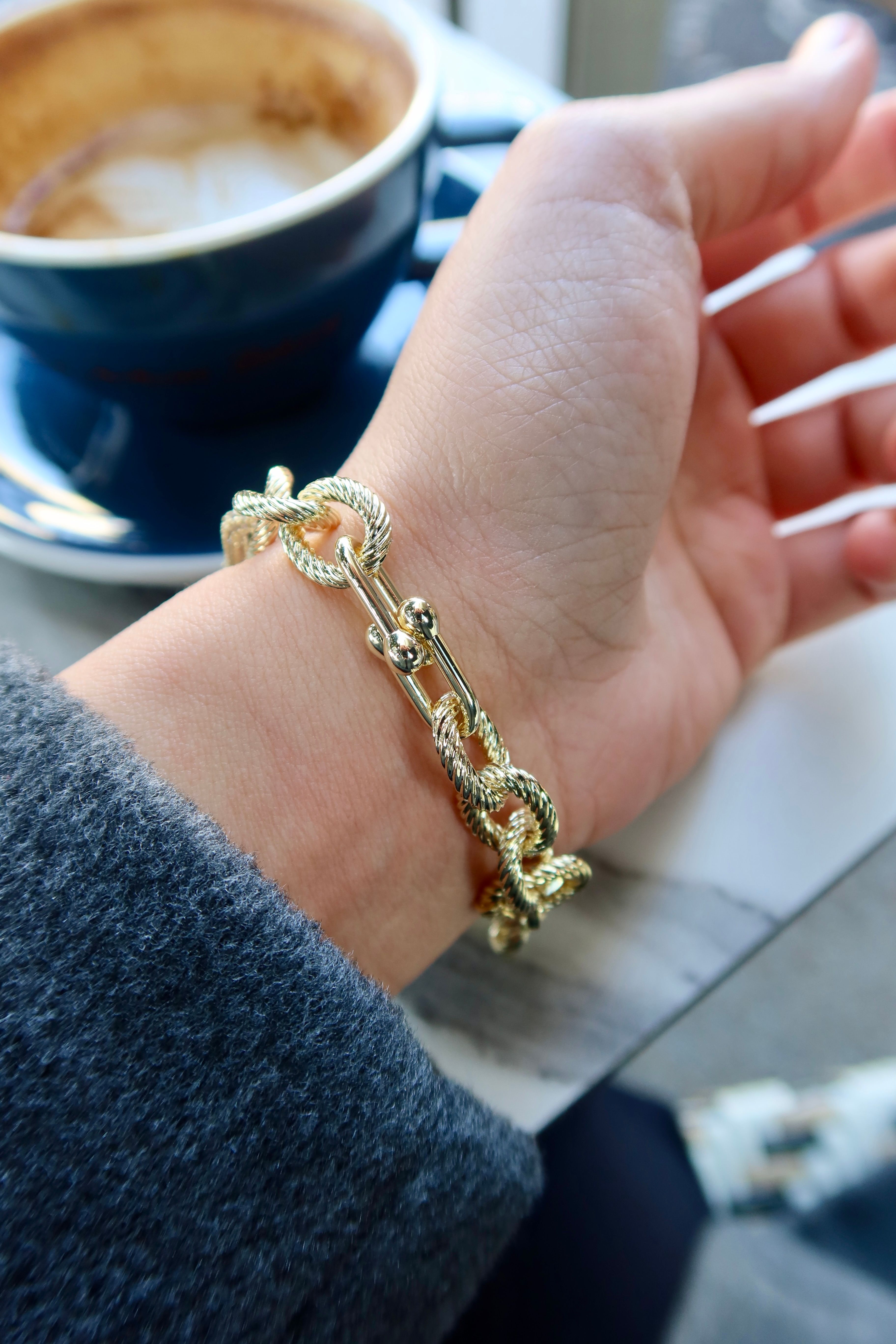 Chic Taşlı Gold Bileklik