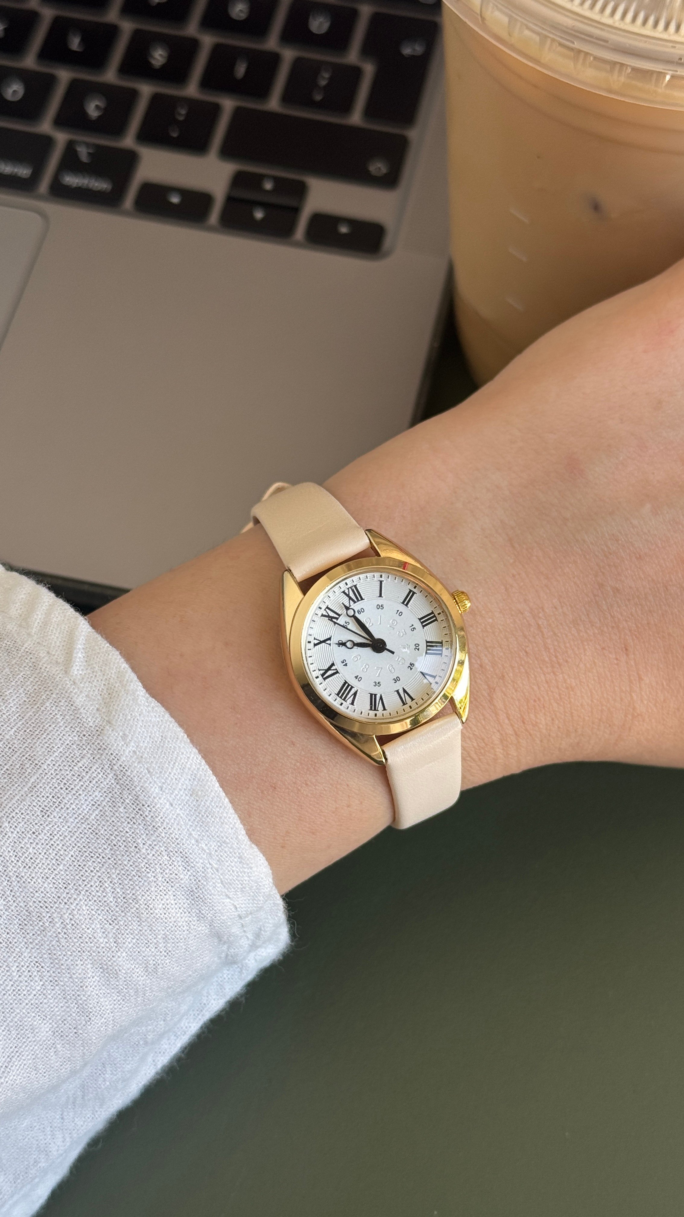 Vanessa Minimal Saat - Krem