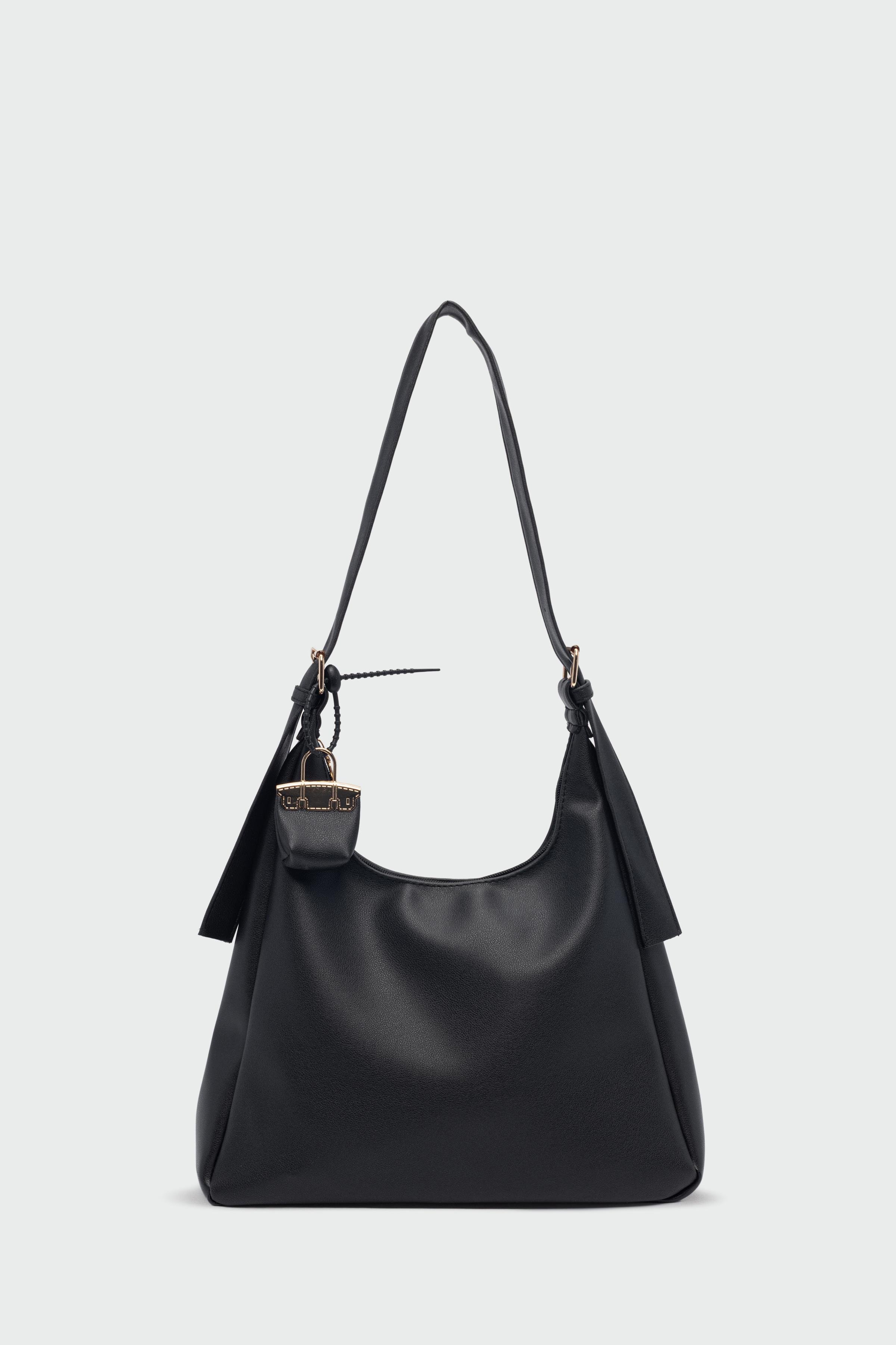 Mini Charmlı Omuz Çantası - Siyah