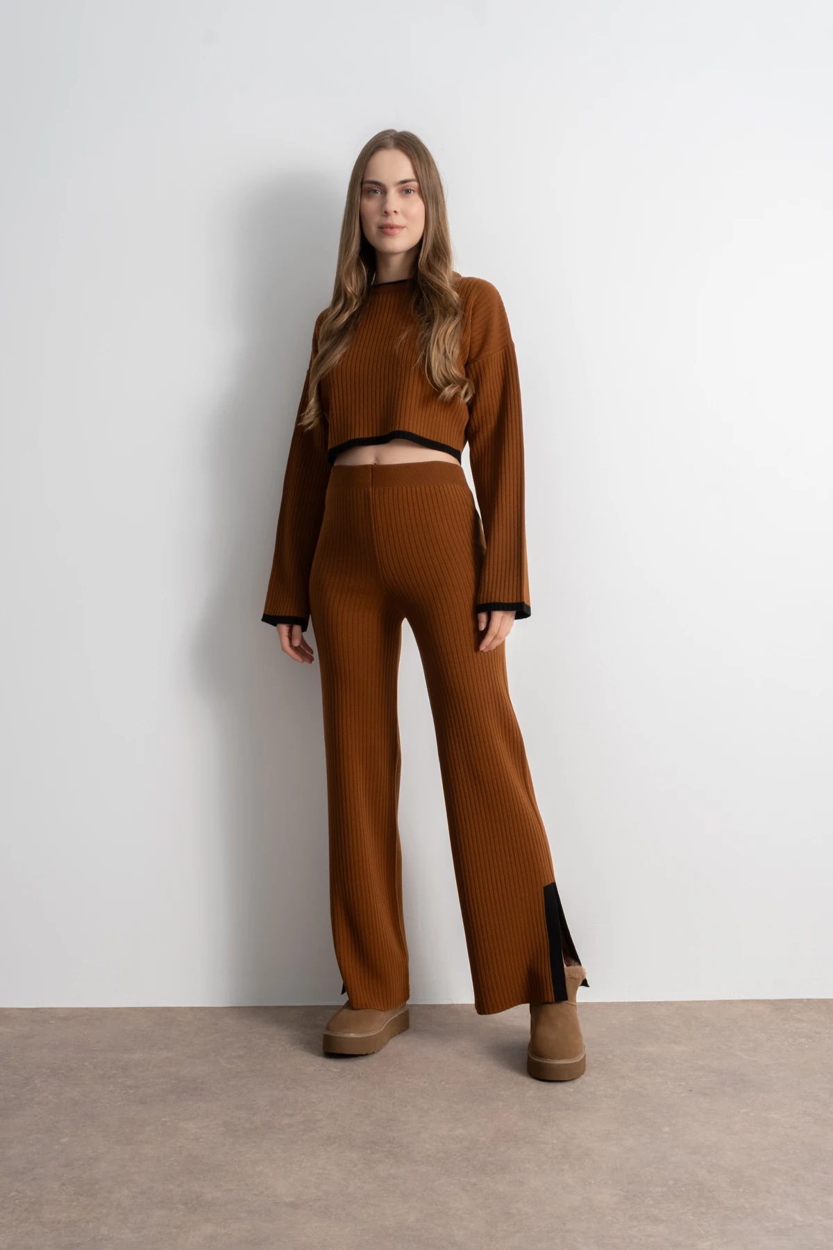 Kadın Çizgili Crop Triko Takım - Tarçın Siyah image