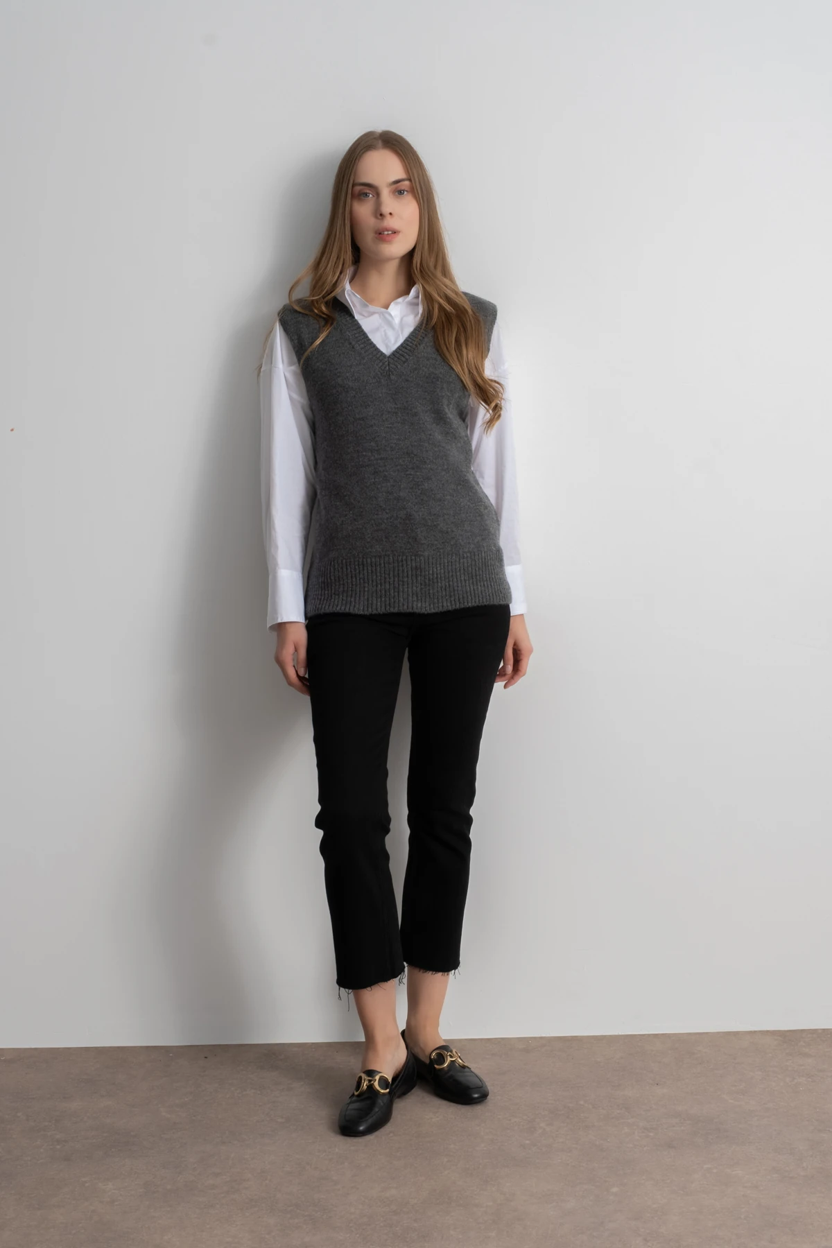 Kadın Tek Plaka V Yaka Yün Triko Süveter - Gri main variant image