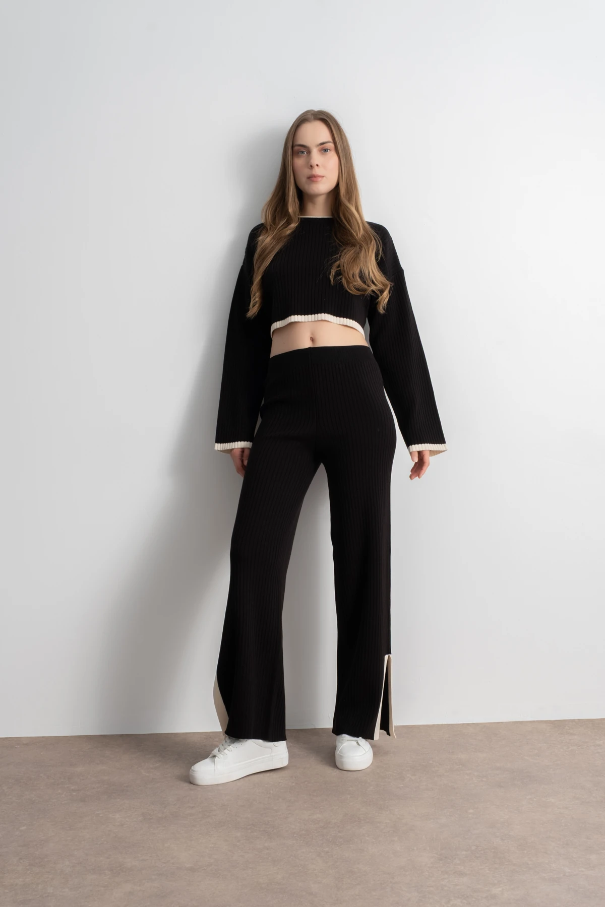 Kadın Çizgili Crop Triko Takım - Siyah Krem image