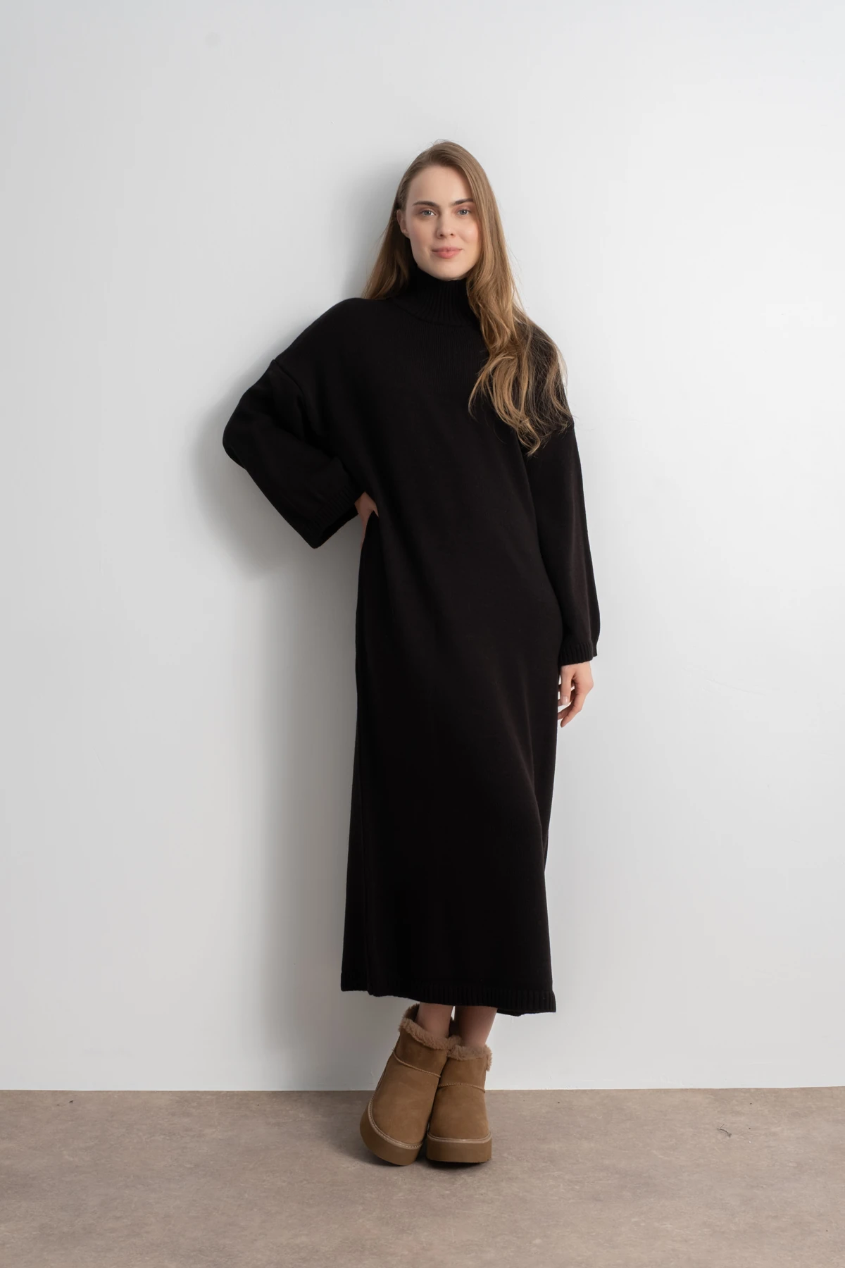 Kadın Boğazlı Oversize Triko Elbise