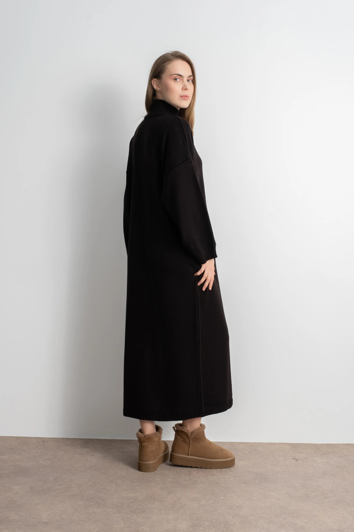 Kadın Boğazlı Oversize Triko Elbise