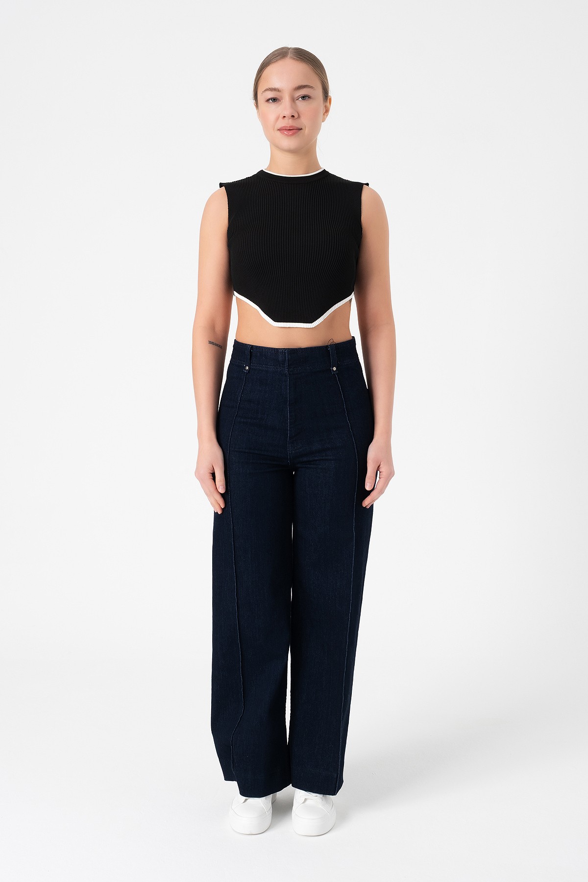 Kolsuz Triko Crop Bluz - Siyah