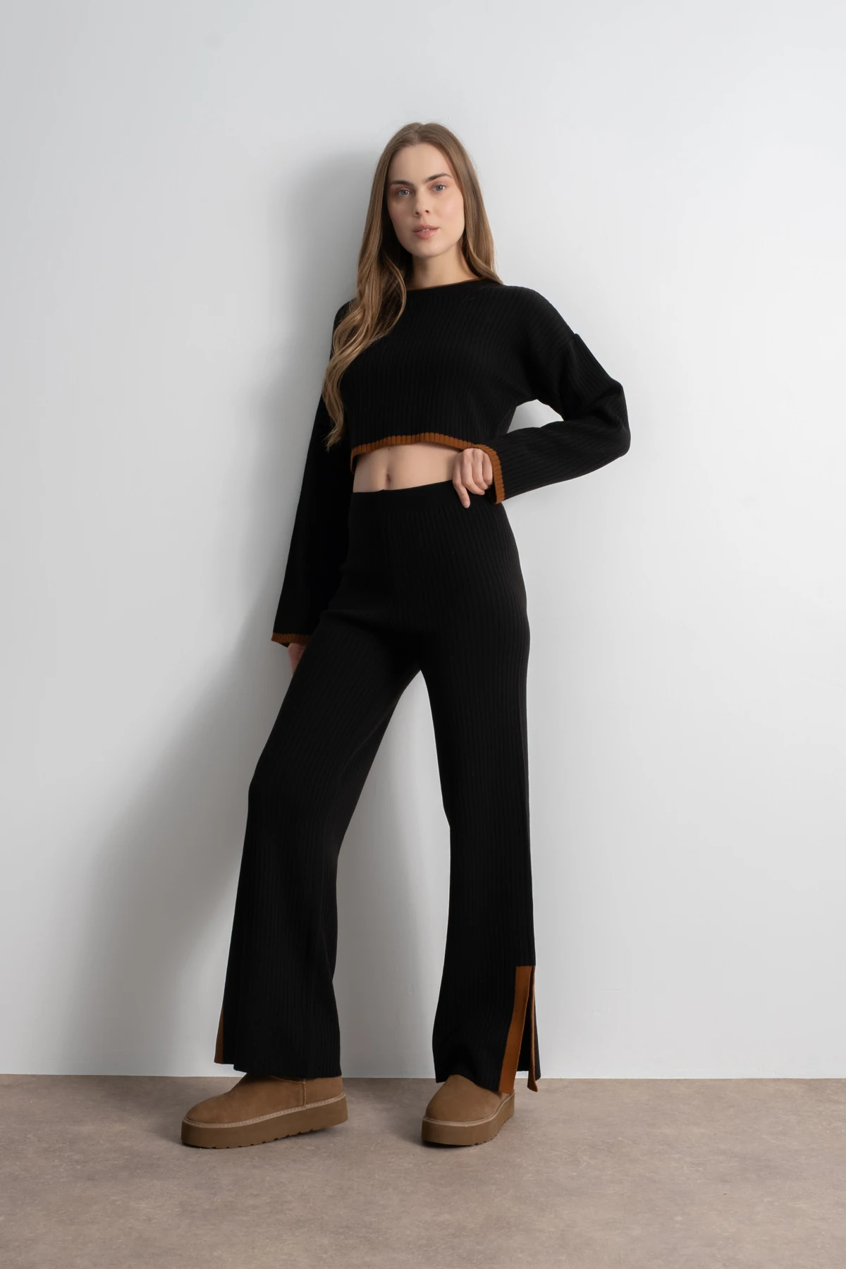 Kadın Çizgili Crop Triko Takım - Siyah Tarçın image