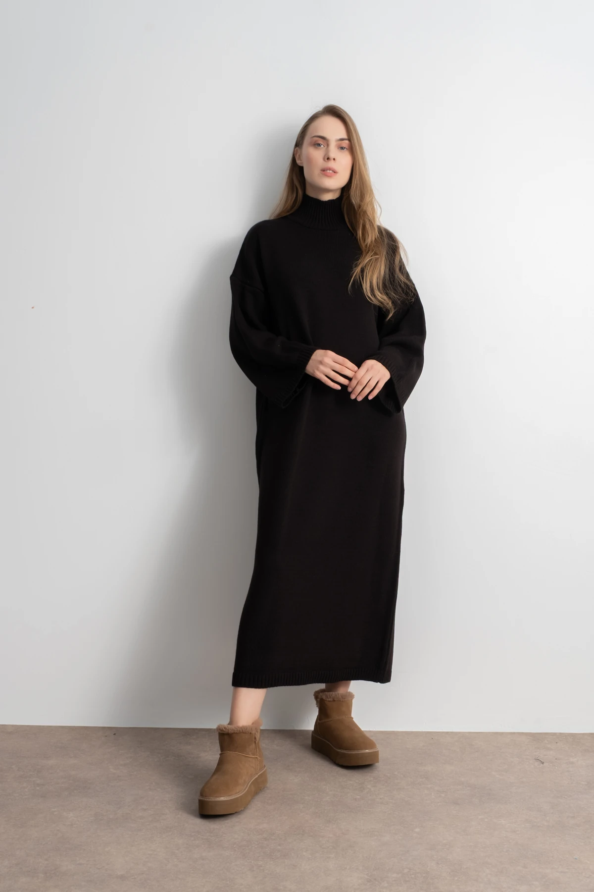 Kadın Boğazlı Oversize Triko Elbise