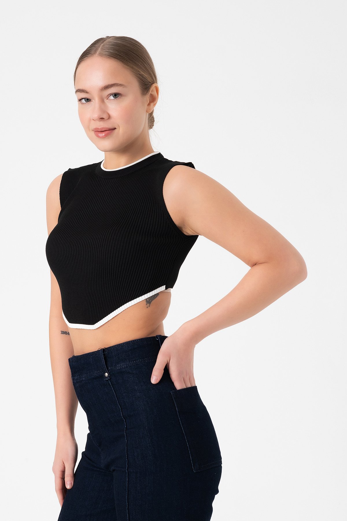 Kolsuz Triko Crop Bluz - Siyah