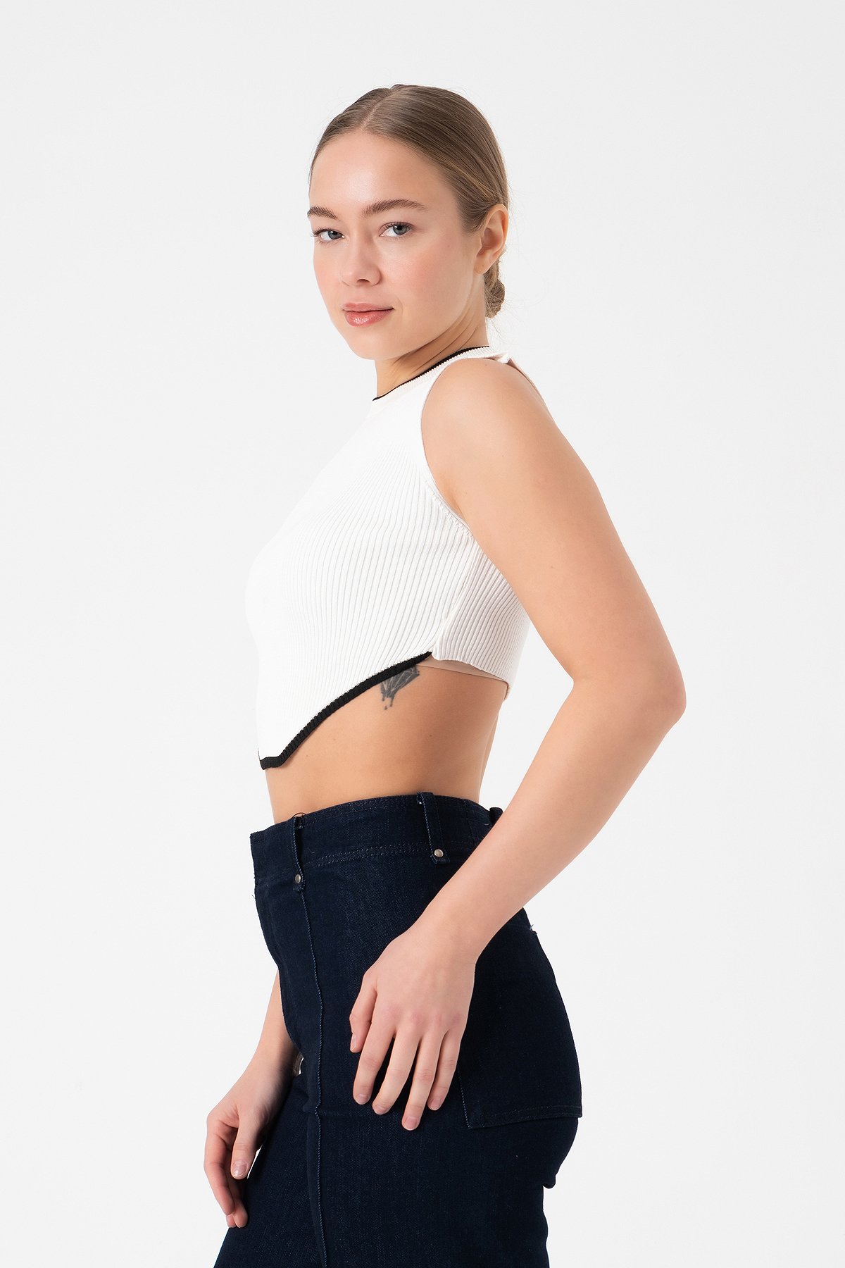 Kolsuz Triko Crop Bluz - Beyaz
